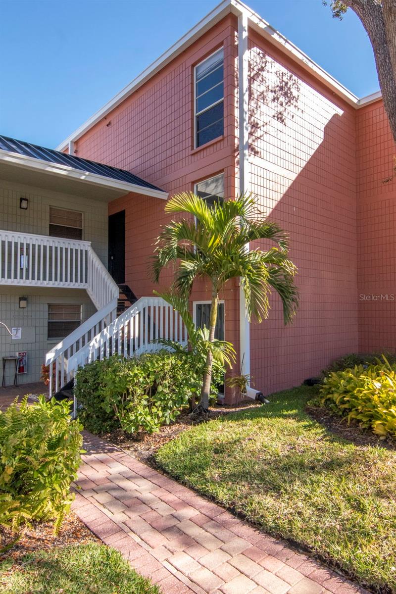 Image 2 of 33 For 2424 Tampa Bay Boulevard 204