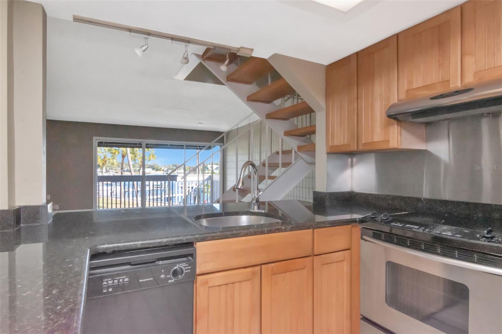 Image 20 of 33 For 2424 Tampa Bay Boulevard 204