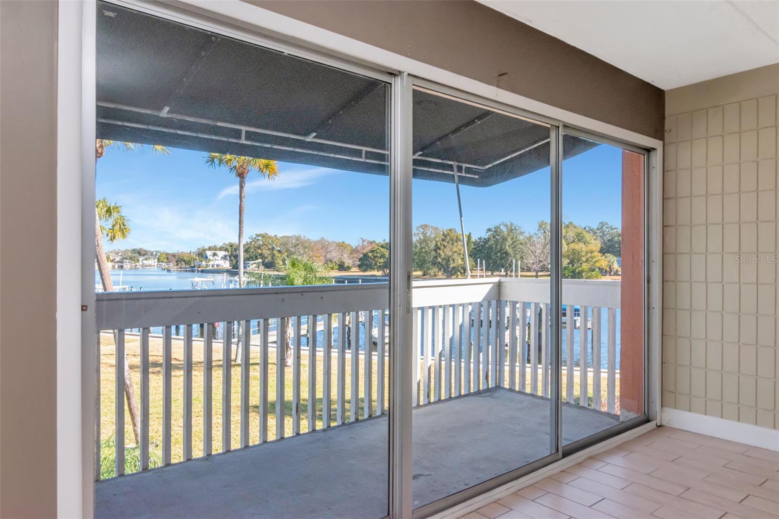 Image 23 of 33 For 2424 Tampa Bay Boulevard 204