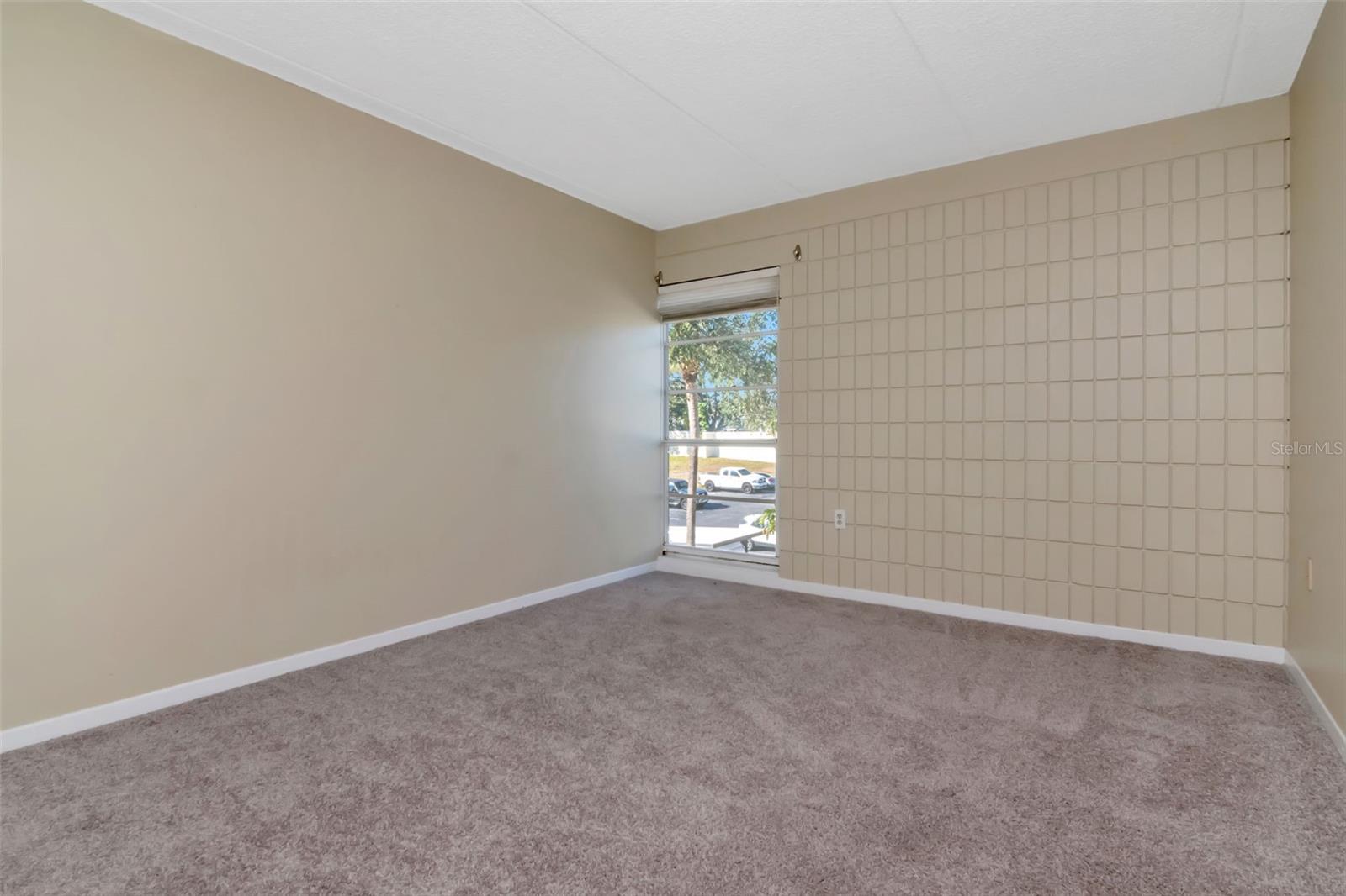 Image 31 of 33 For 2424 Tampa Bay Boulevard 204