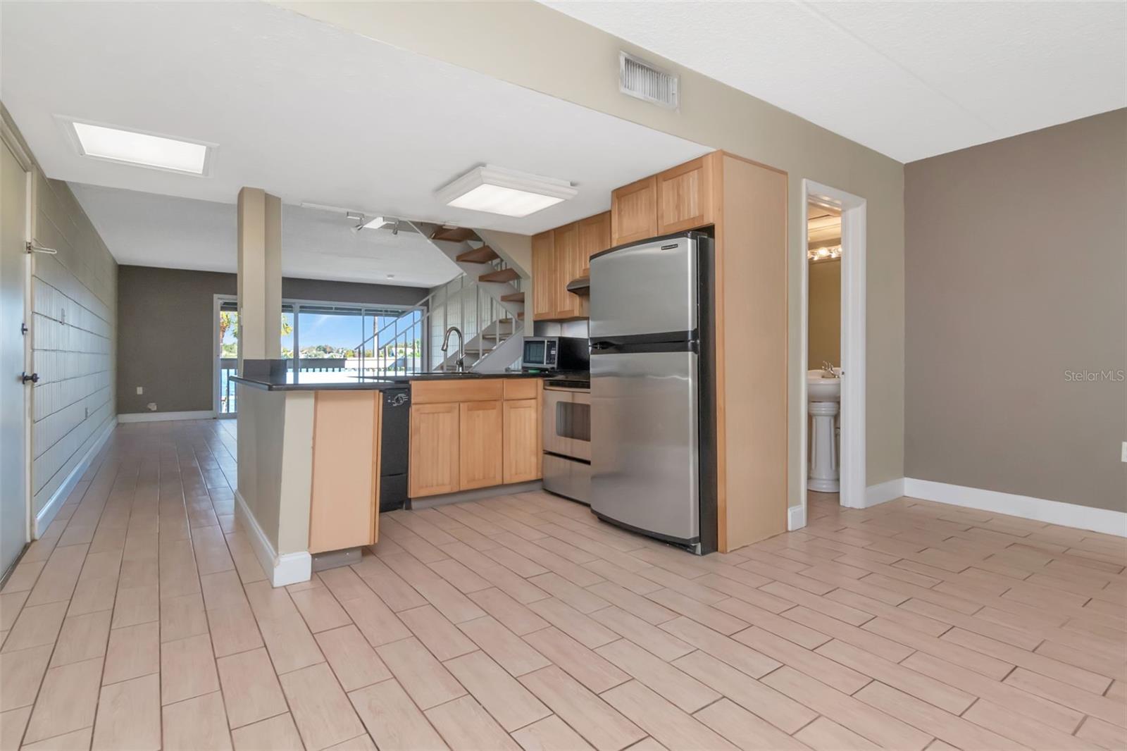 Image 7 of 33 For 2424 Tampa Bay Boulevard 204