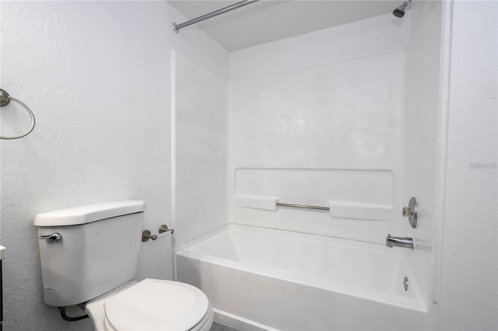 Image 15 of 44 For 5136 Park Central Drive 212