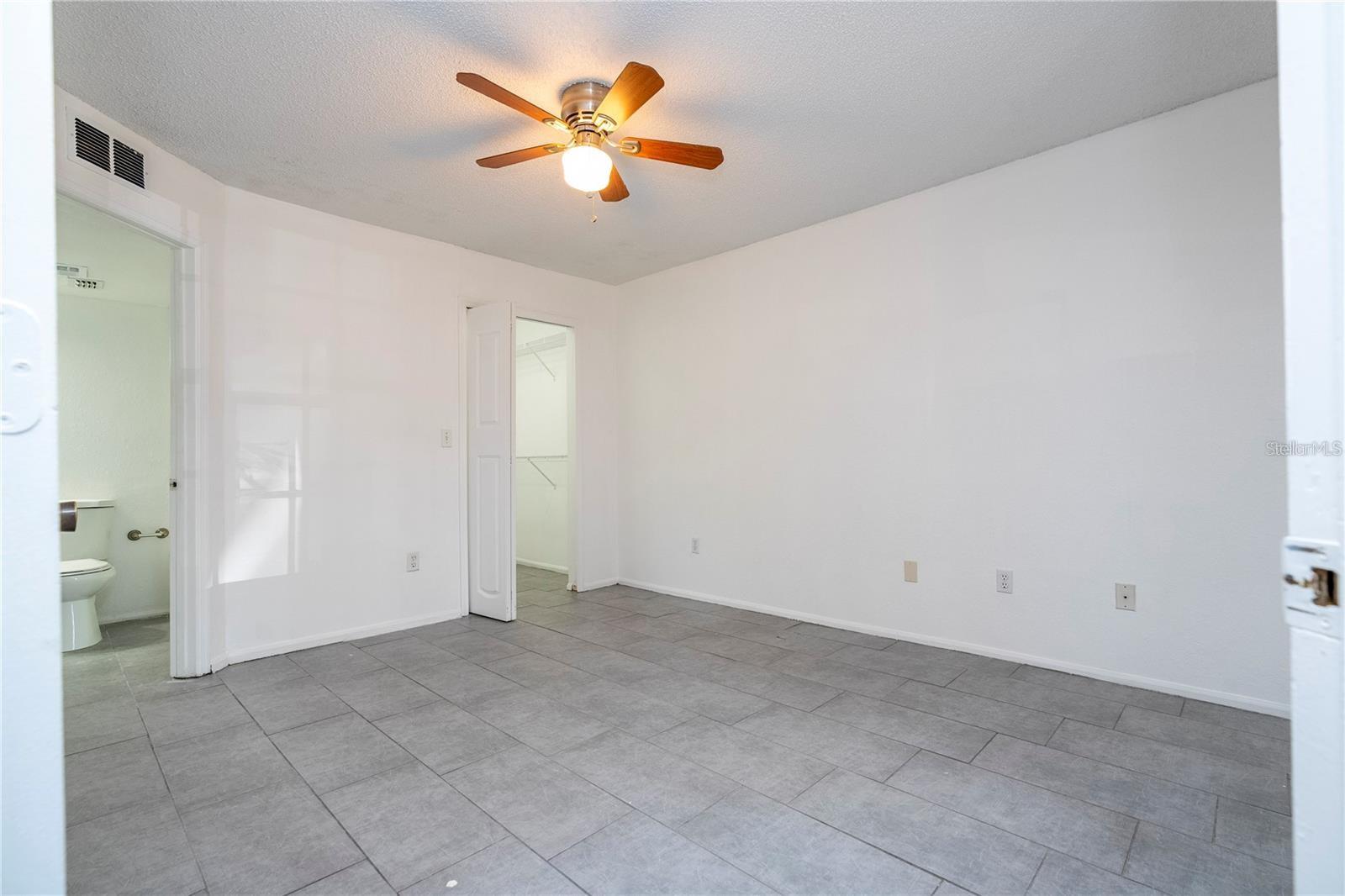 Image 25 of 44 For 5136 Park Central Drive 212