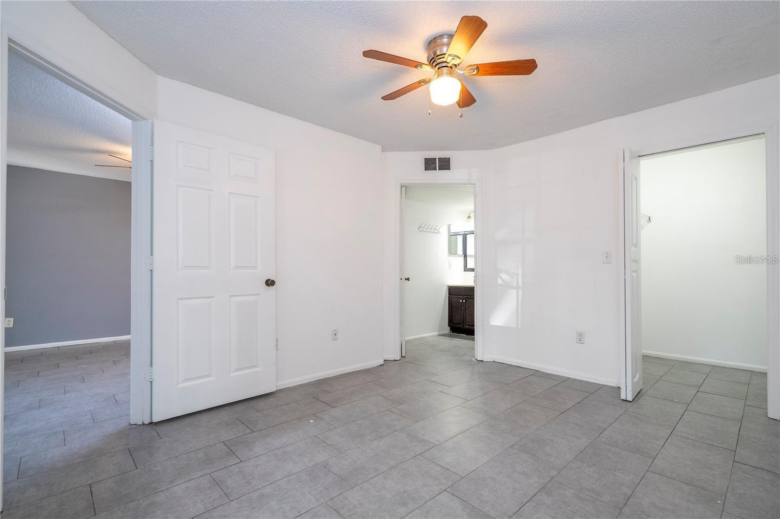 Image 26 of 44 For 5136 Park Central Drive 212