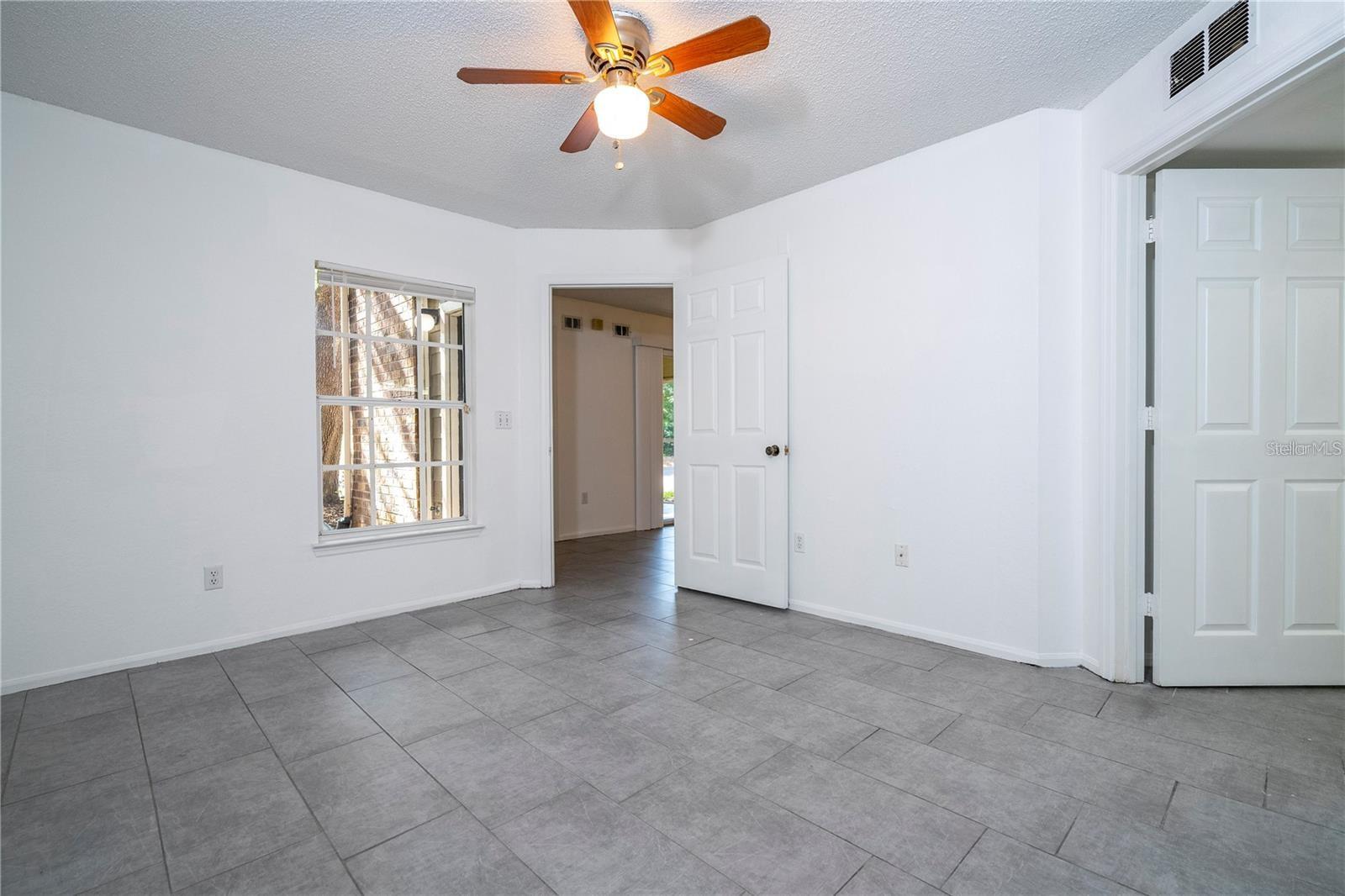 Image 28 of 44 For 5136 Park Central Drive 212