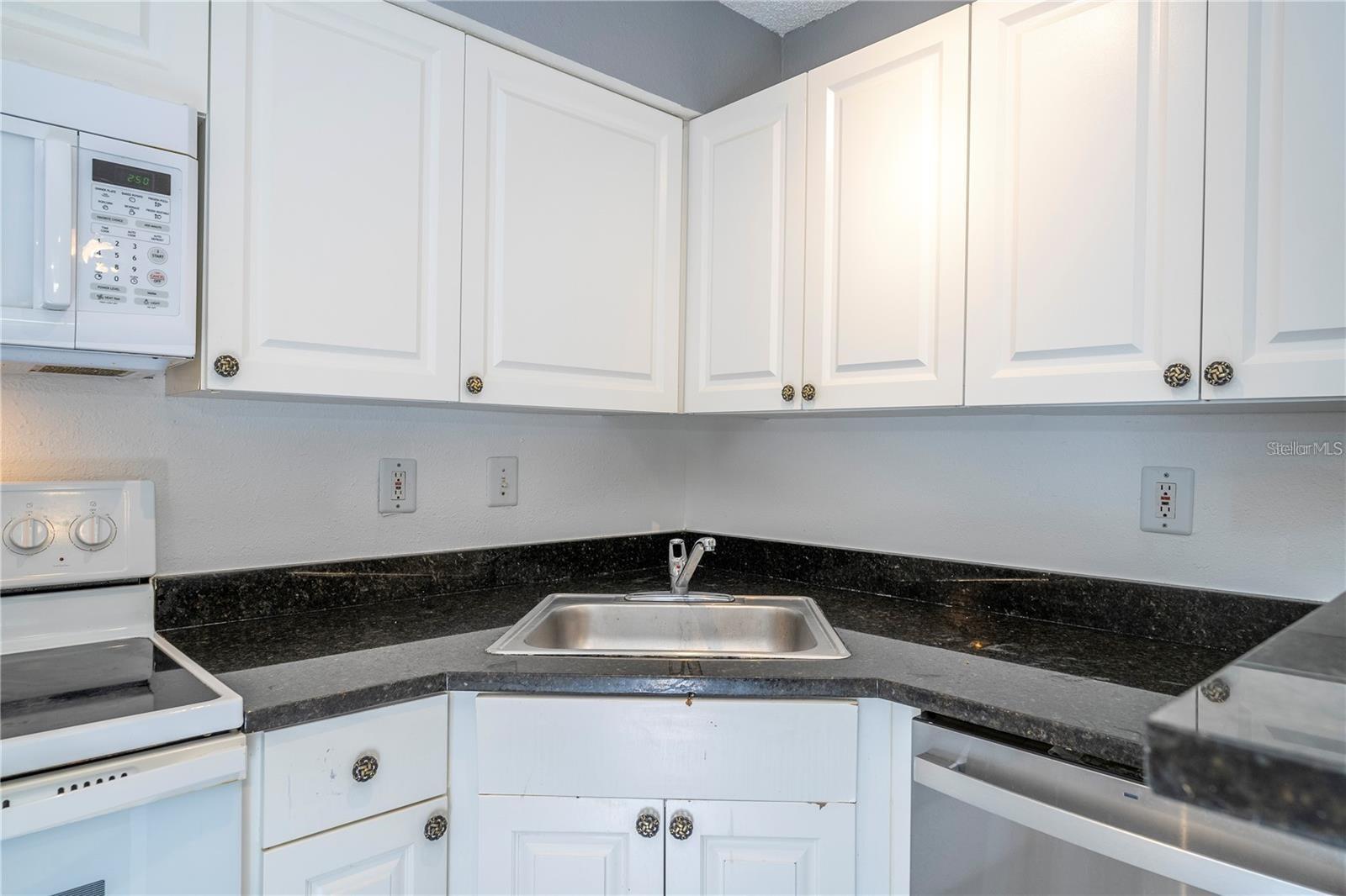 Image 31 of 44 For 5136 Park Central Drive 212