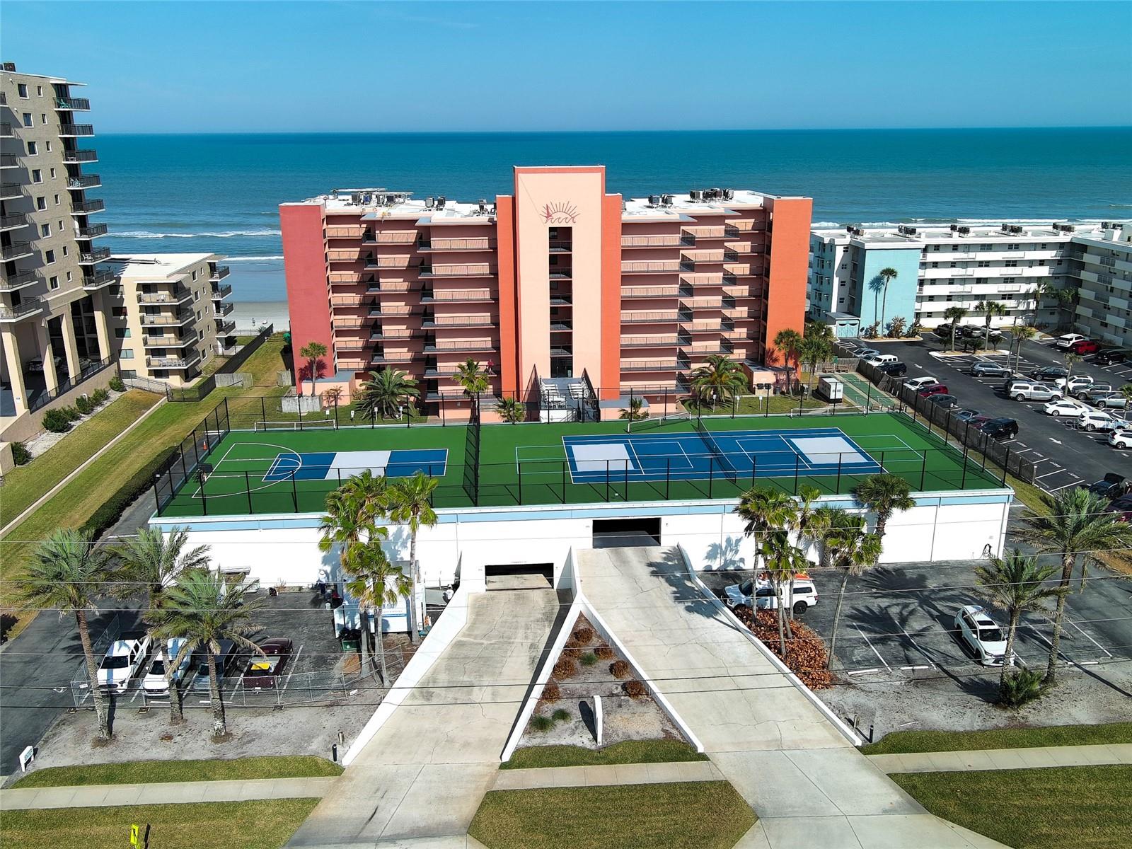 Image 21 of 35 For 4141 Atlantic Avenue 504