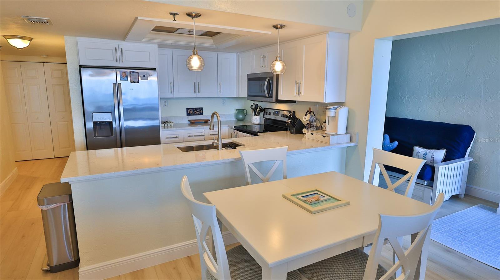 Image 3 of 35 For 4141 Atlantic Avenue 504