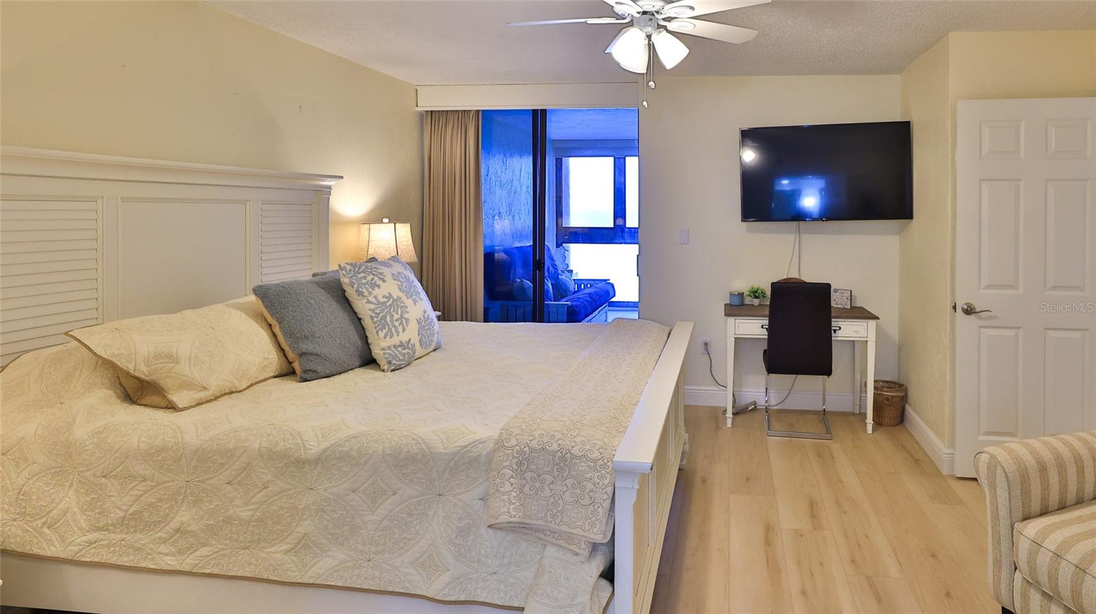 Image 8 of 35 For 4141 Atlantic Avenue 504