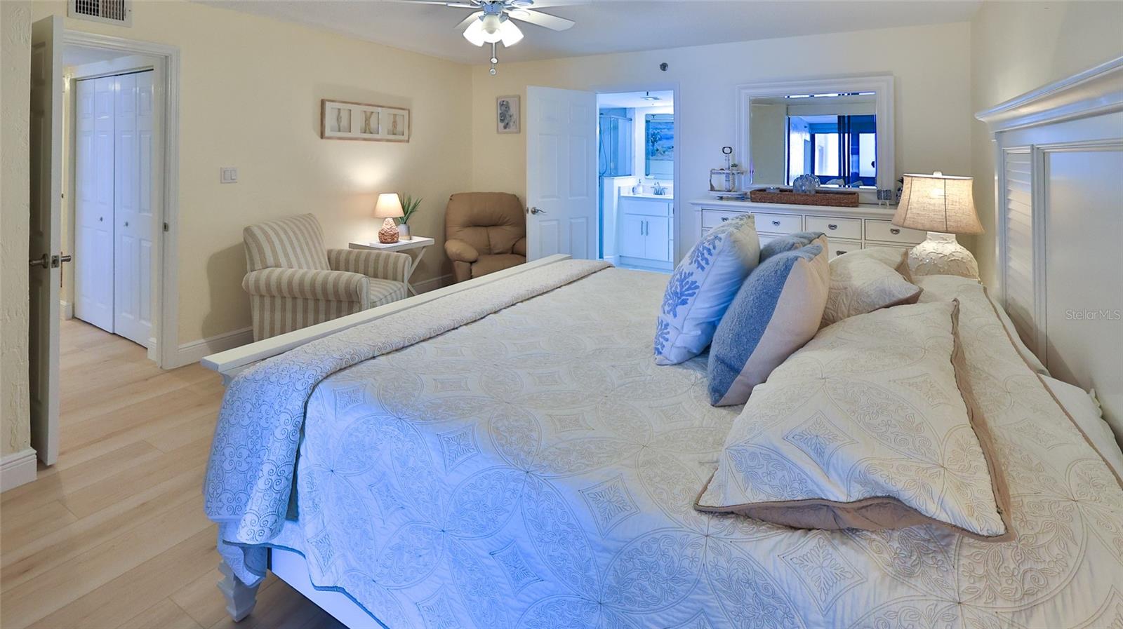 Image 9 of 35 For 4141 Atlantic Avenue 504