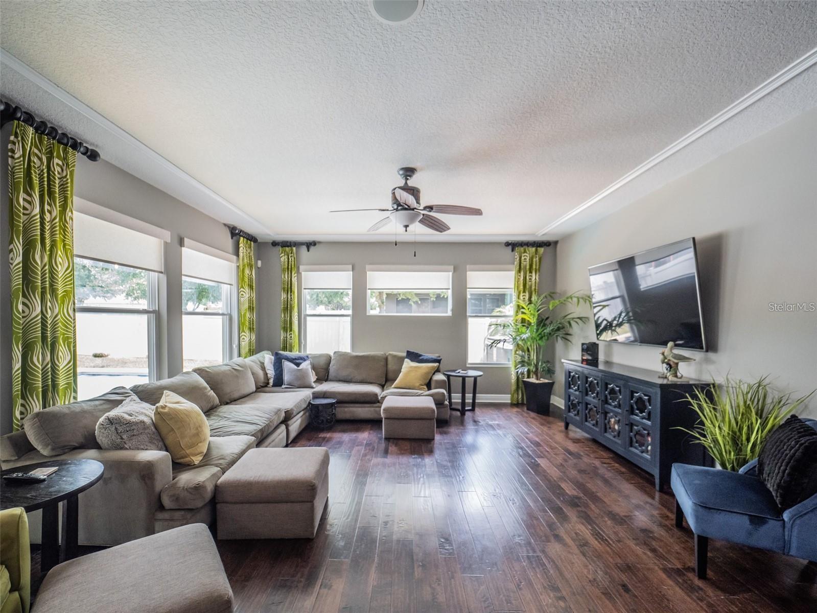 Image 18 of 63 For 4443 Pine Gold Avenue