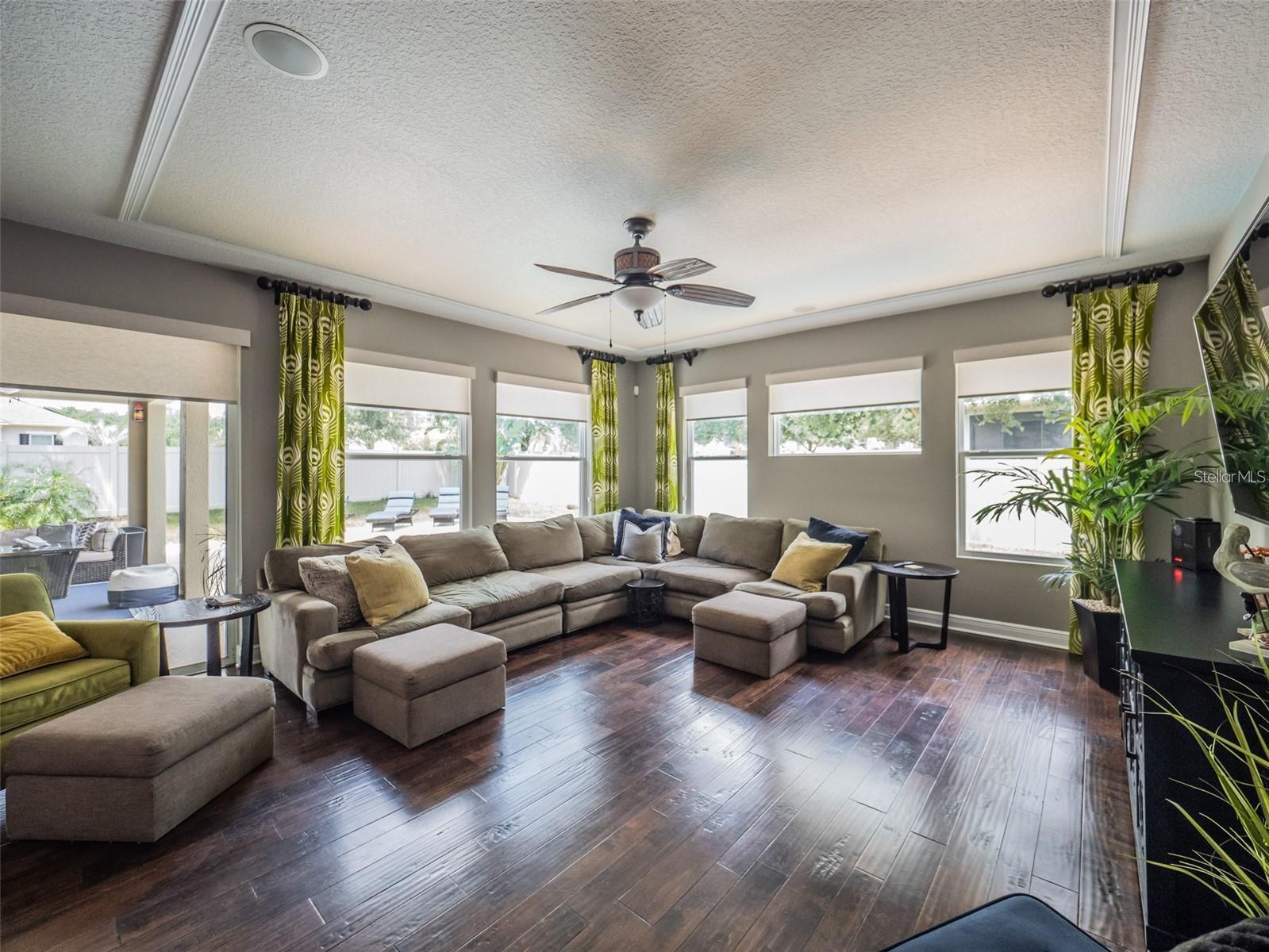 Image 19 of 63 For 4443 Pine Gold Avenue