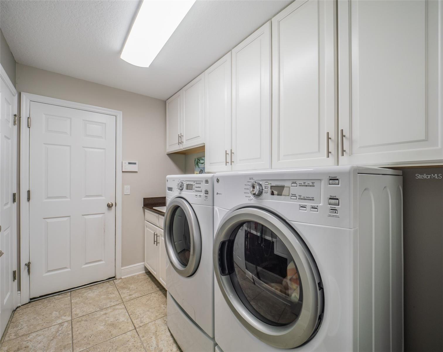 Image 33 of 63 For 4443 Pine Gold Avenue