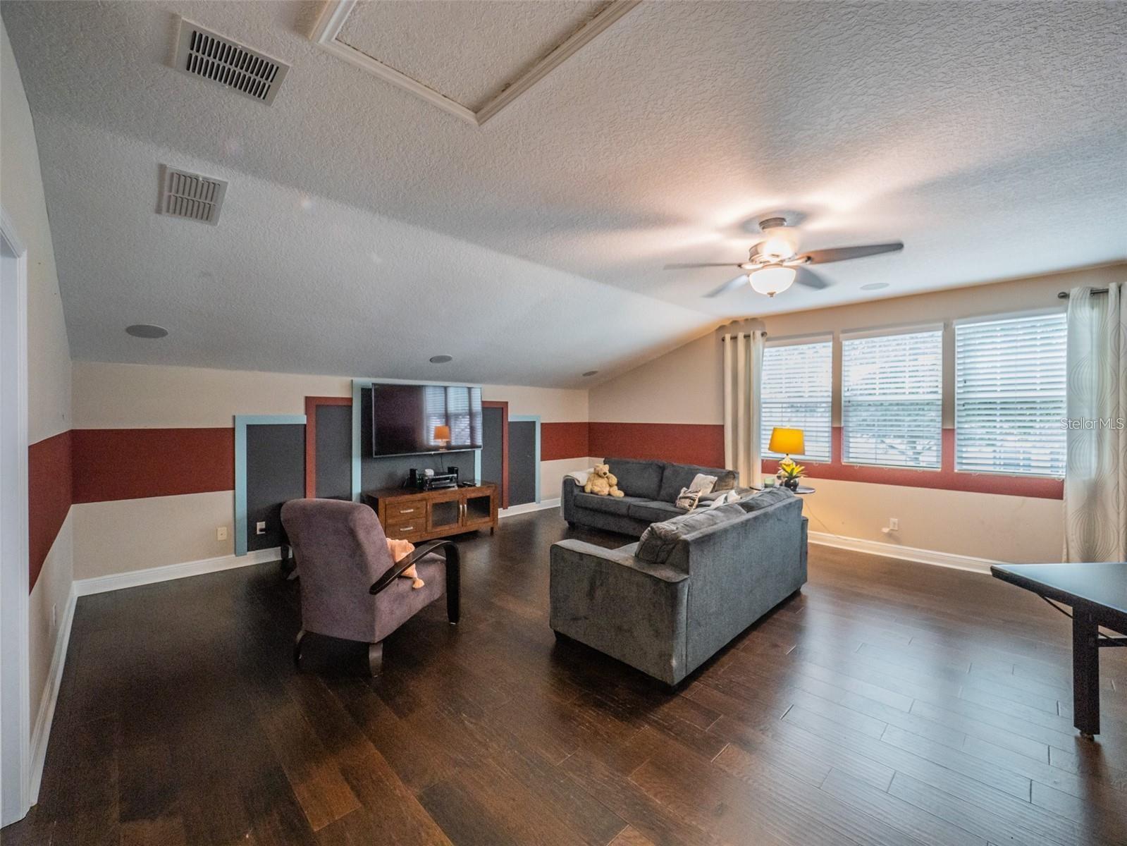 Image 42 of 63 For 4443 Pine Gold Avenue