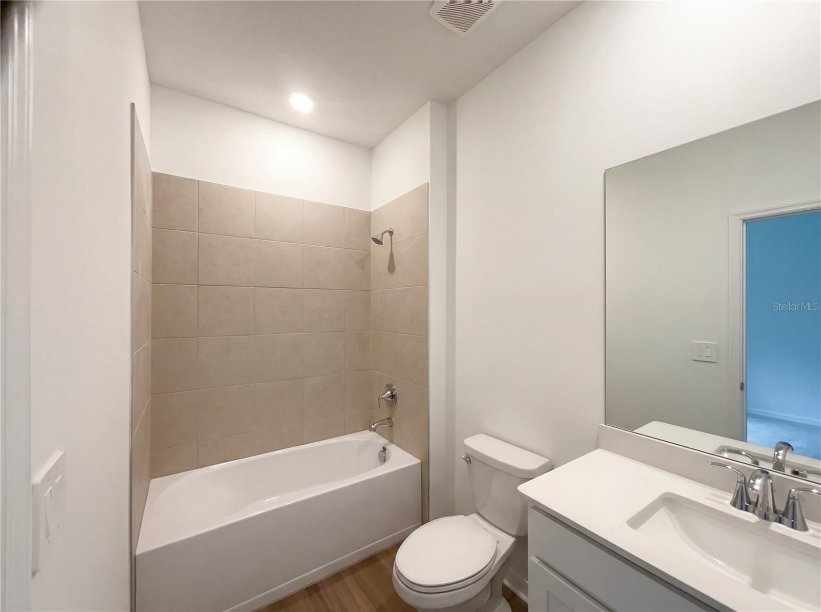 Image 12 of 20 For 19641 82nd Loop