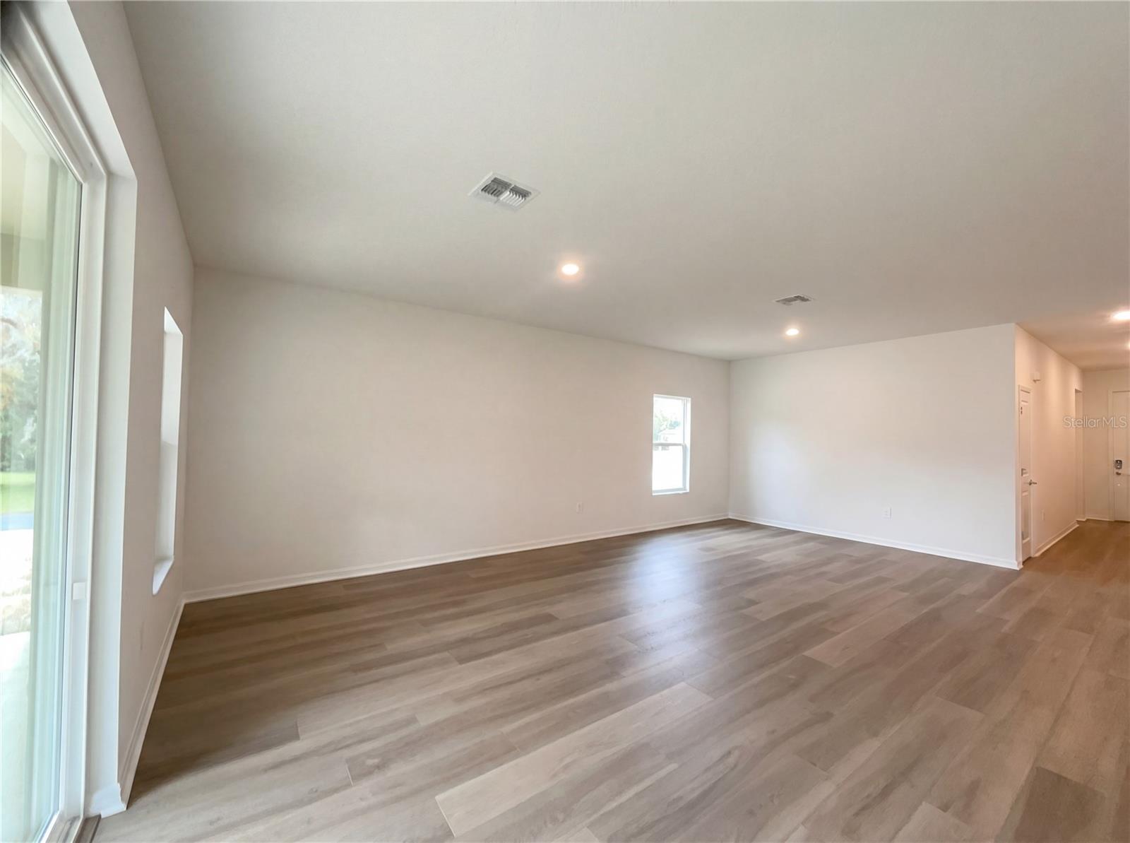 Image 18 of 20 For 19641 82nd Loop