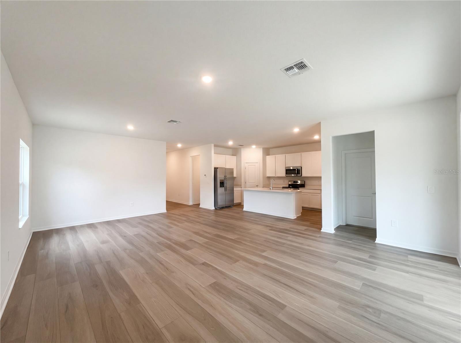 Image 19 of 20 For 19641 82nd Loop