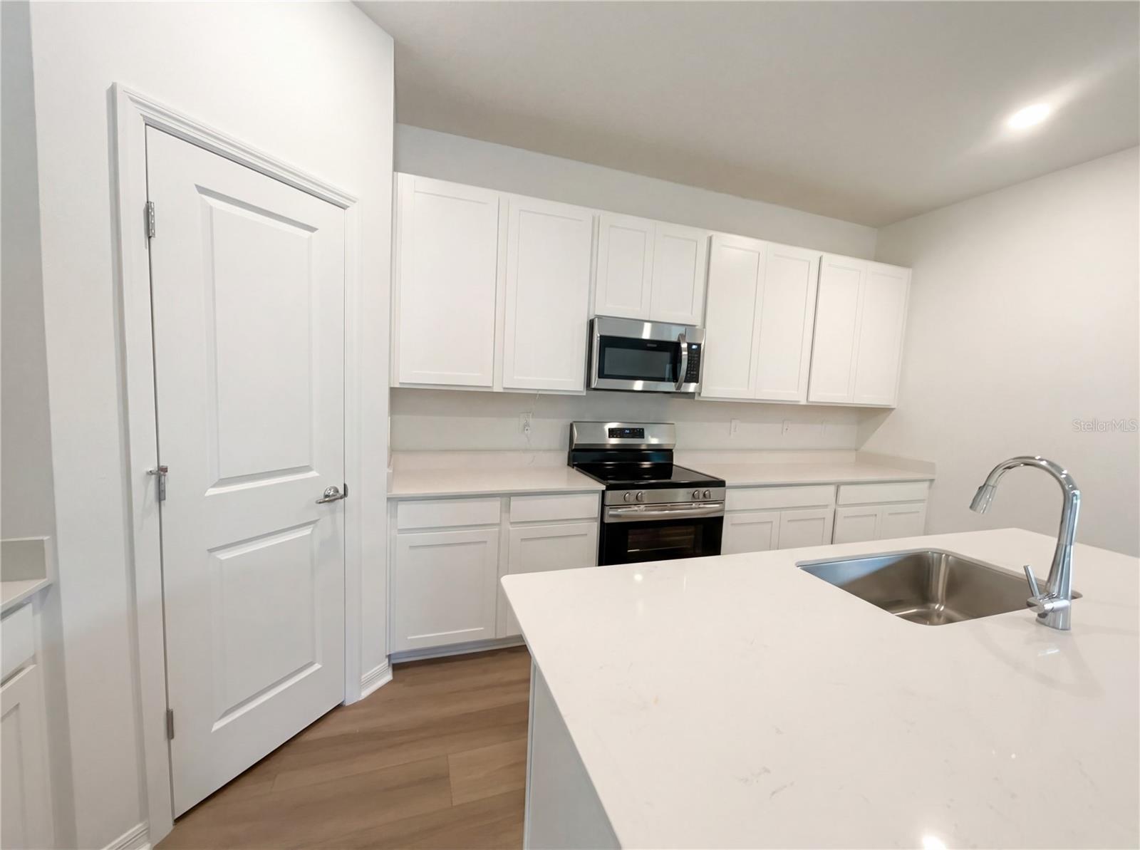 Image 2 of 20 For 19641 82nd Loop