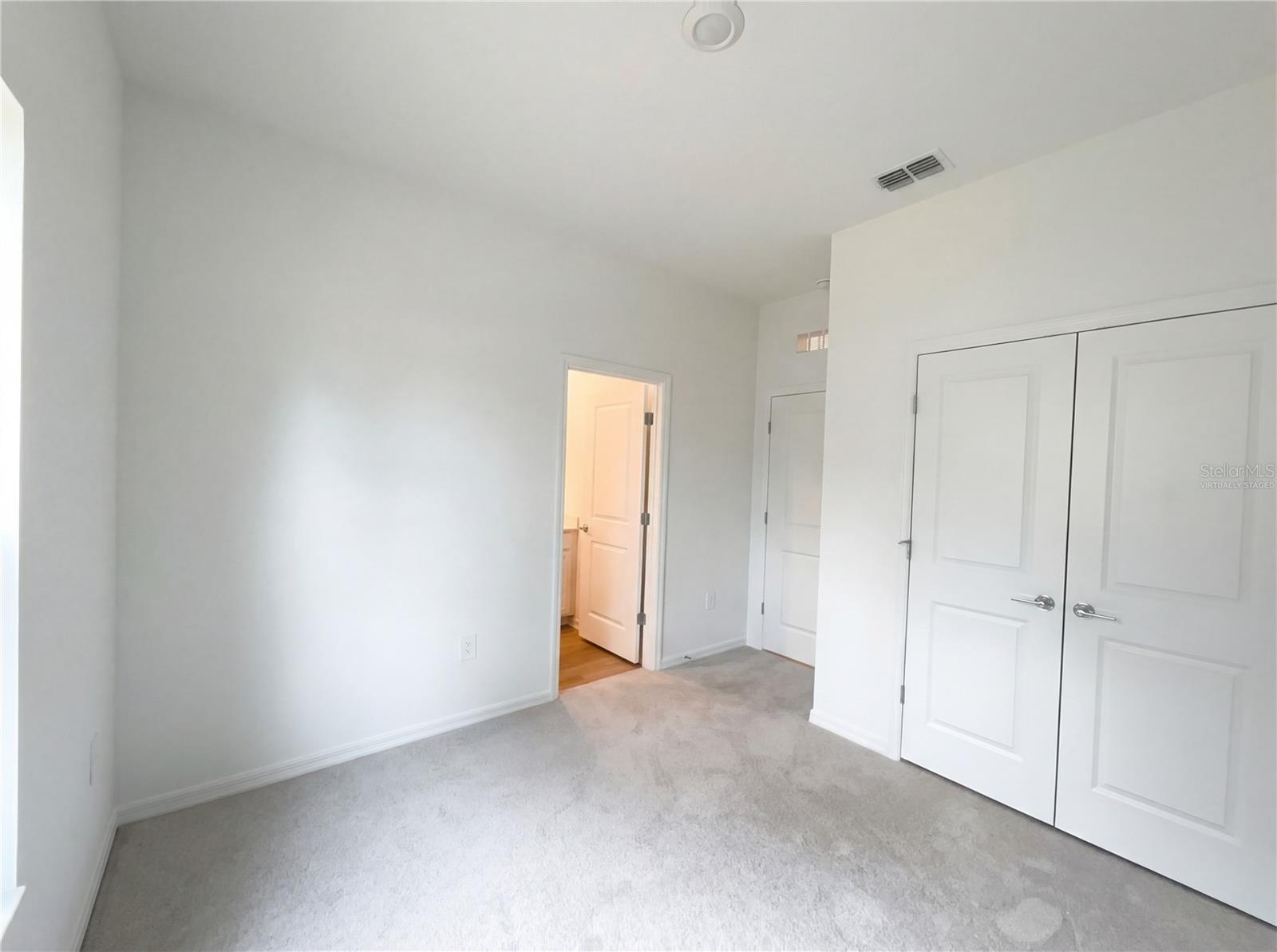 Image 4 of 20 For 19641 82nd Loop