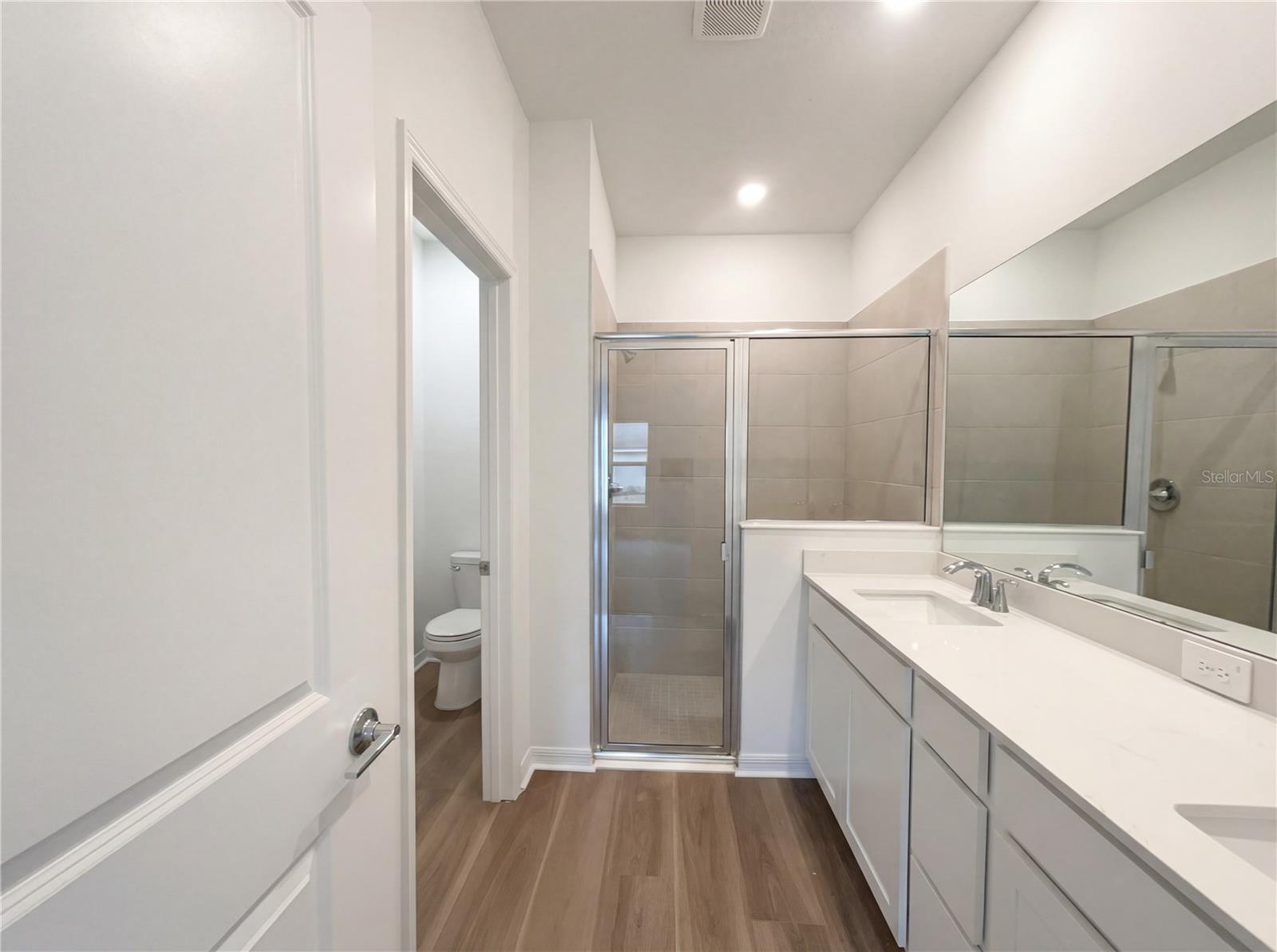 Image 6 of 20 For 19641 82nd Loop