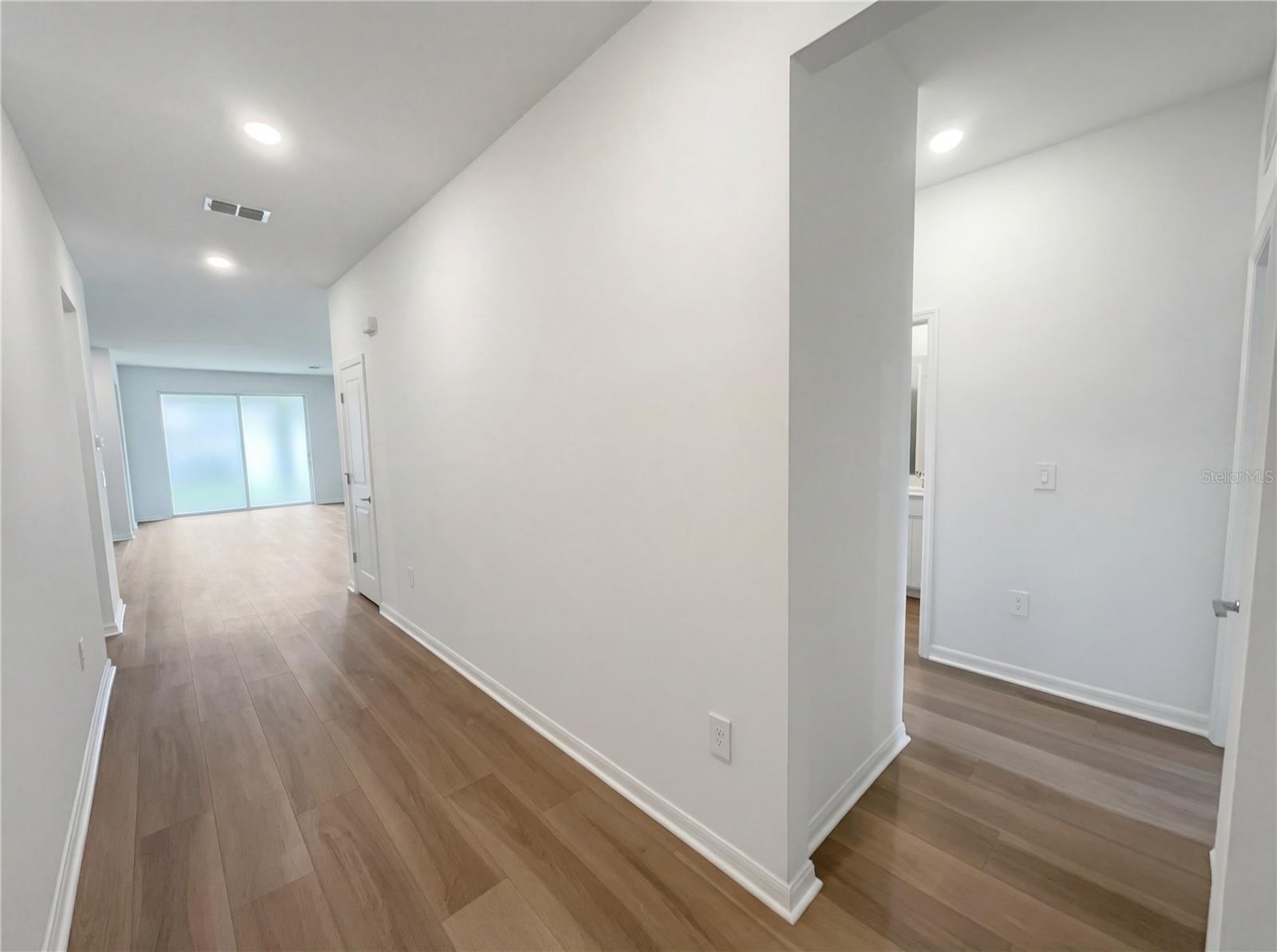 Image 8 of 20 For 19641 82nd Loop