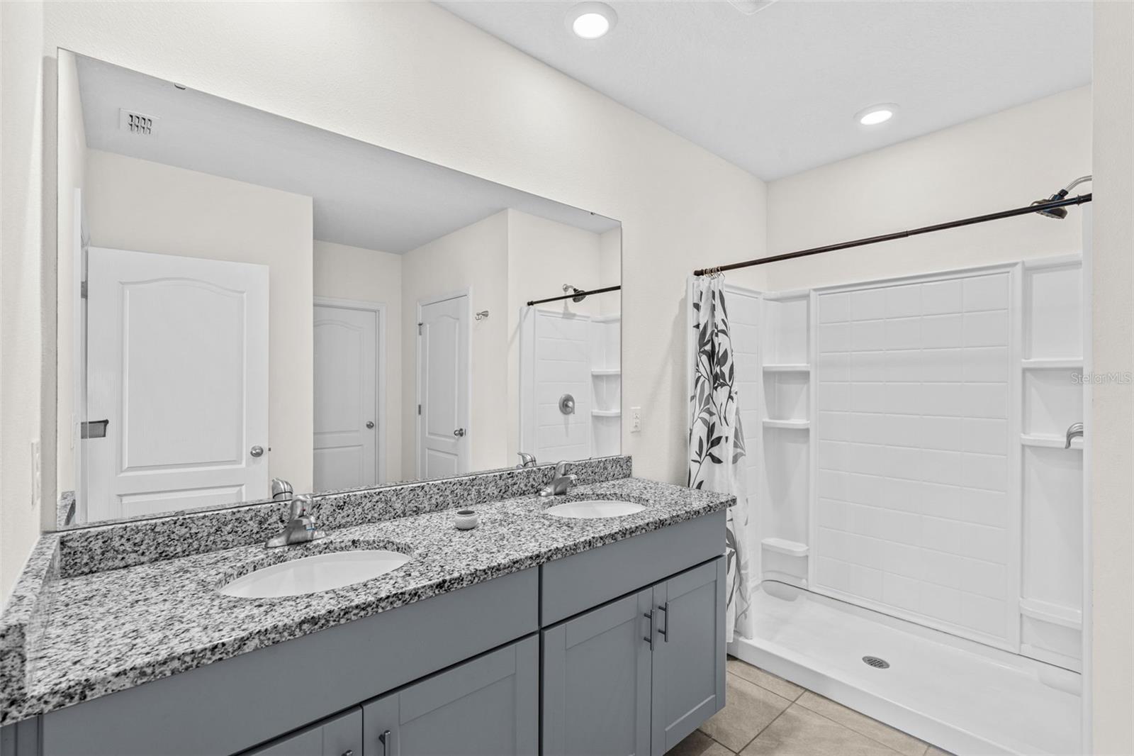 Image 11 of 24 For 869 Gunnison Drive