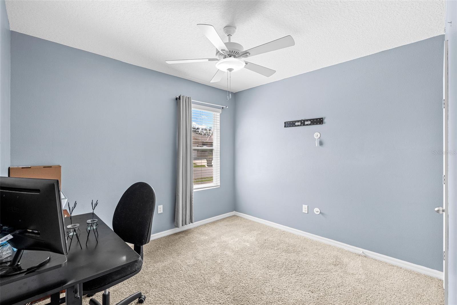 Image 13 of 24 For 869 Gunnison Drive