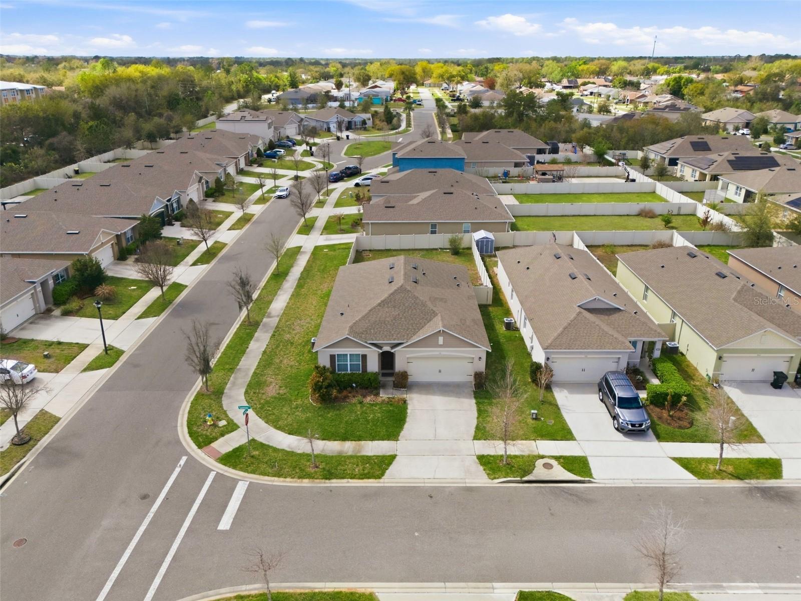 Image 2 of 24 For 869 Gunnison Drive