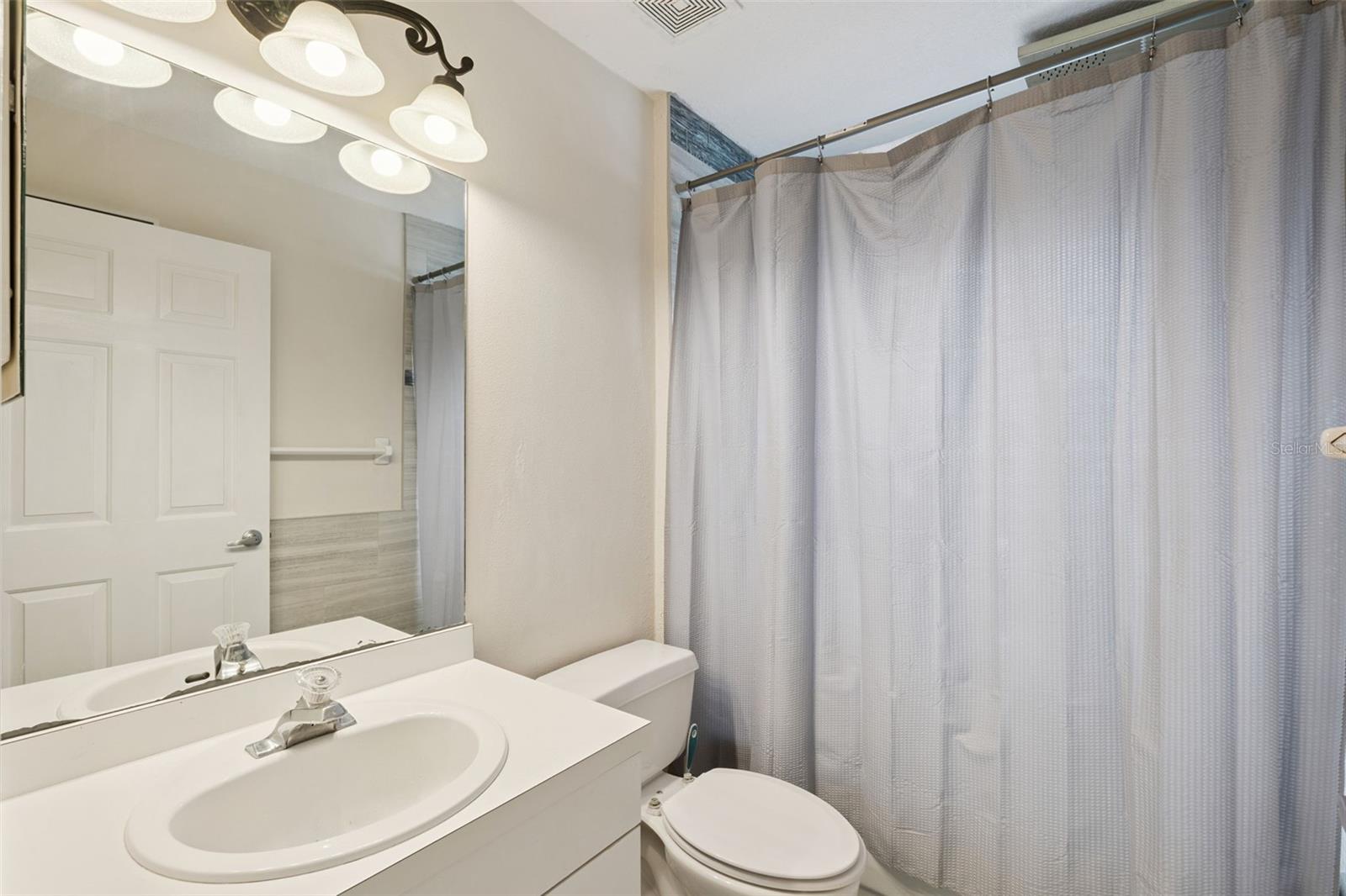 Image 17 of 21 For 8013 Aspencrest Court