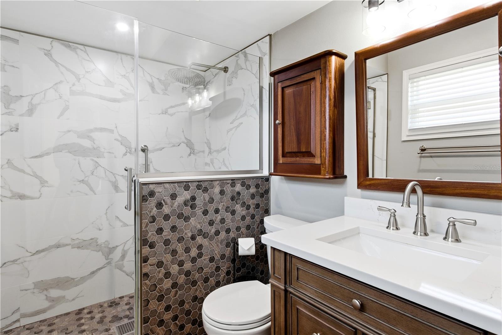 Image 21 of 51 For 127 Mark David Boulevard