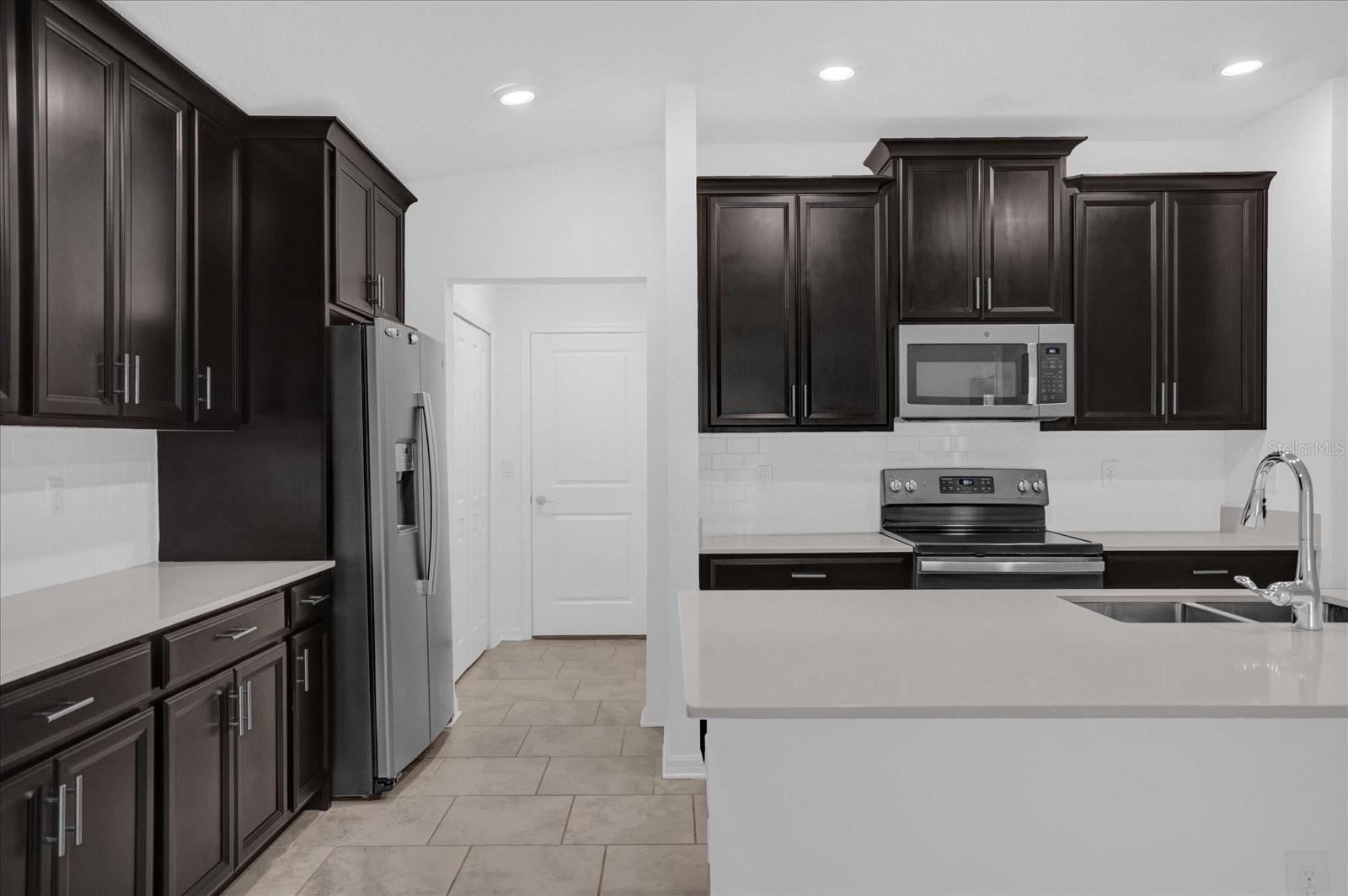 Image 5 of 15 For 4712 Magnetite Loop