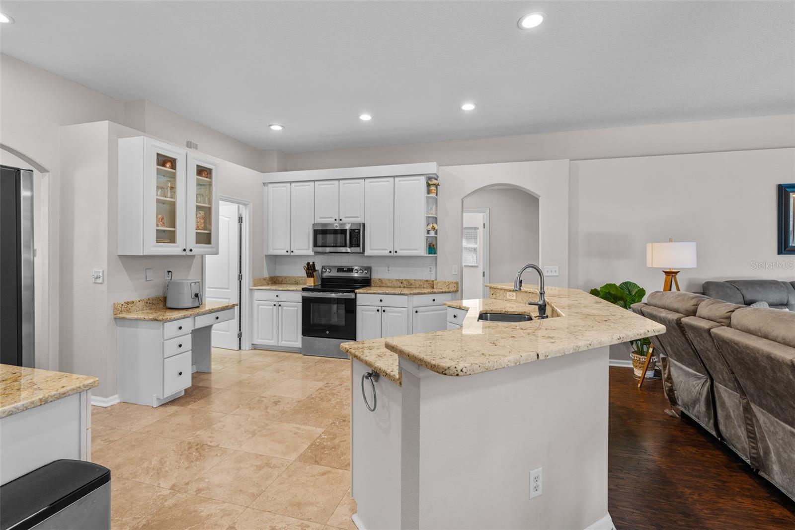 Image 14 of 52 For 269 Randon Terrace