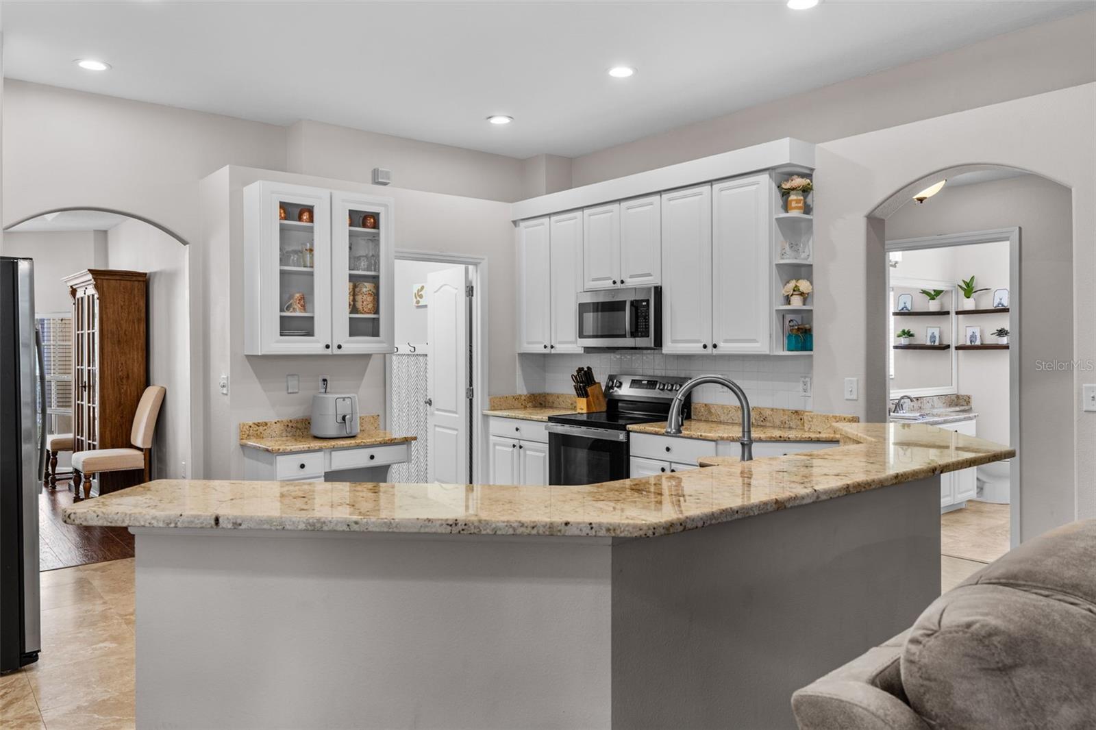 Image 18 of 52 For 269 Randon Terrace