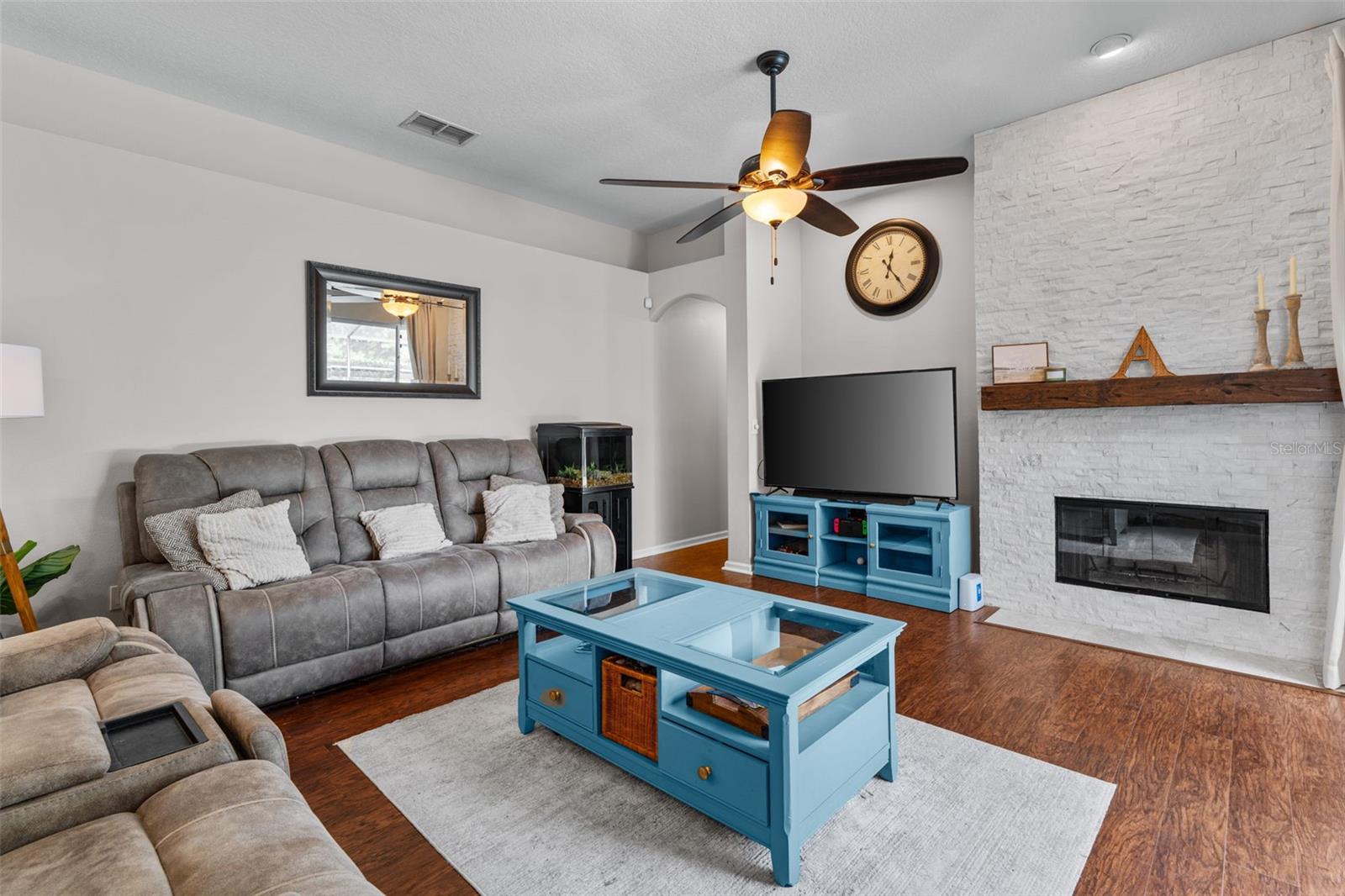 Image 20 of 52 For 269 Randon Terrace