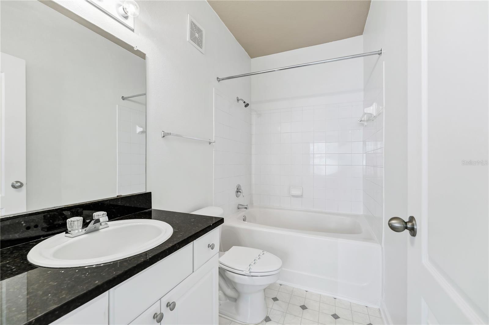 Image 12 of 32 For 19935 Villa View Circle 306