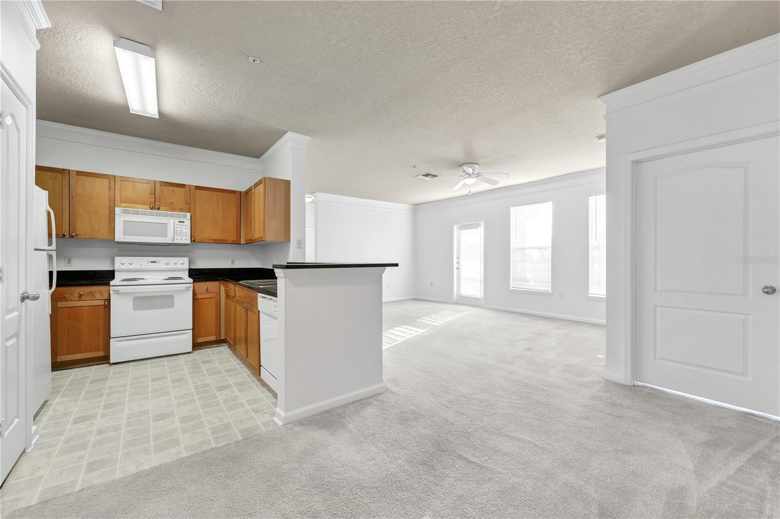 Image 3 of 32 For 19935 Villa View Circle 306