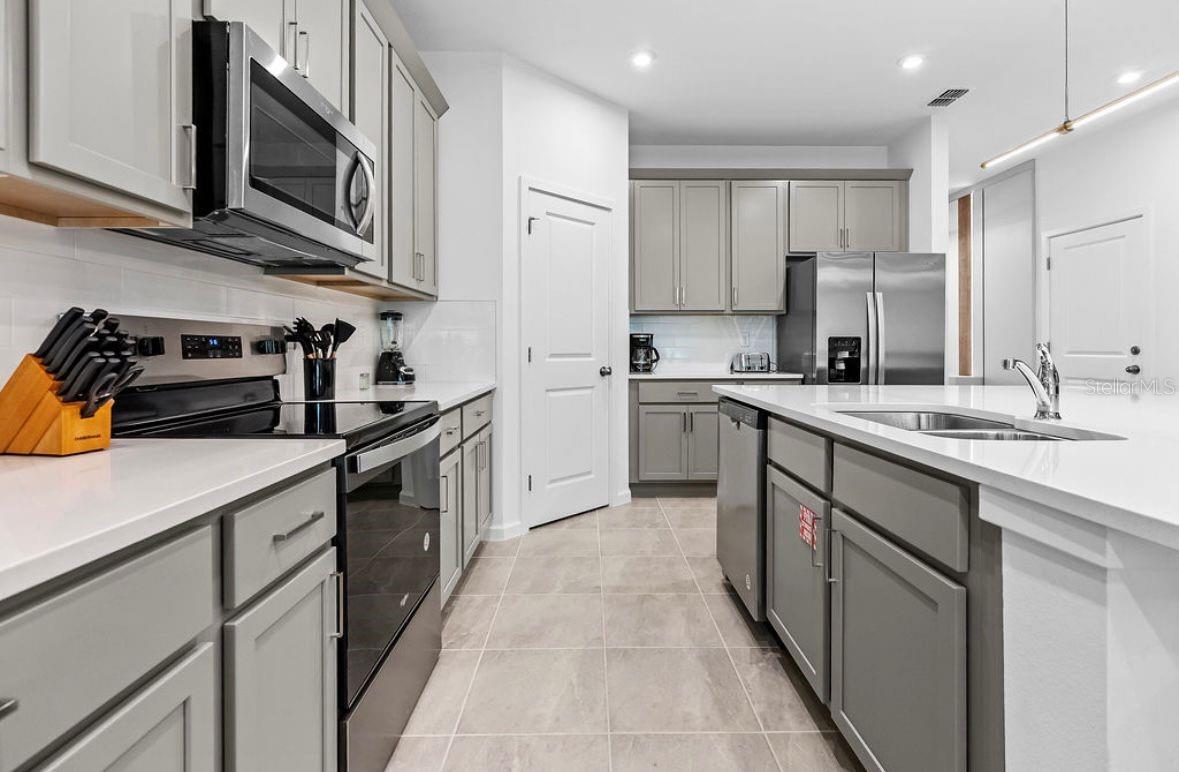 Image 14 of 56 For 9144 Driftwood Path