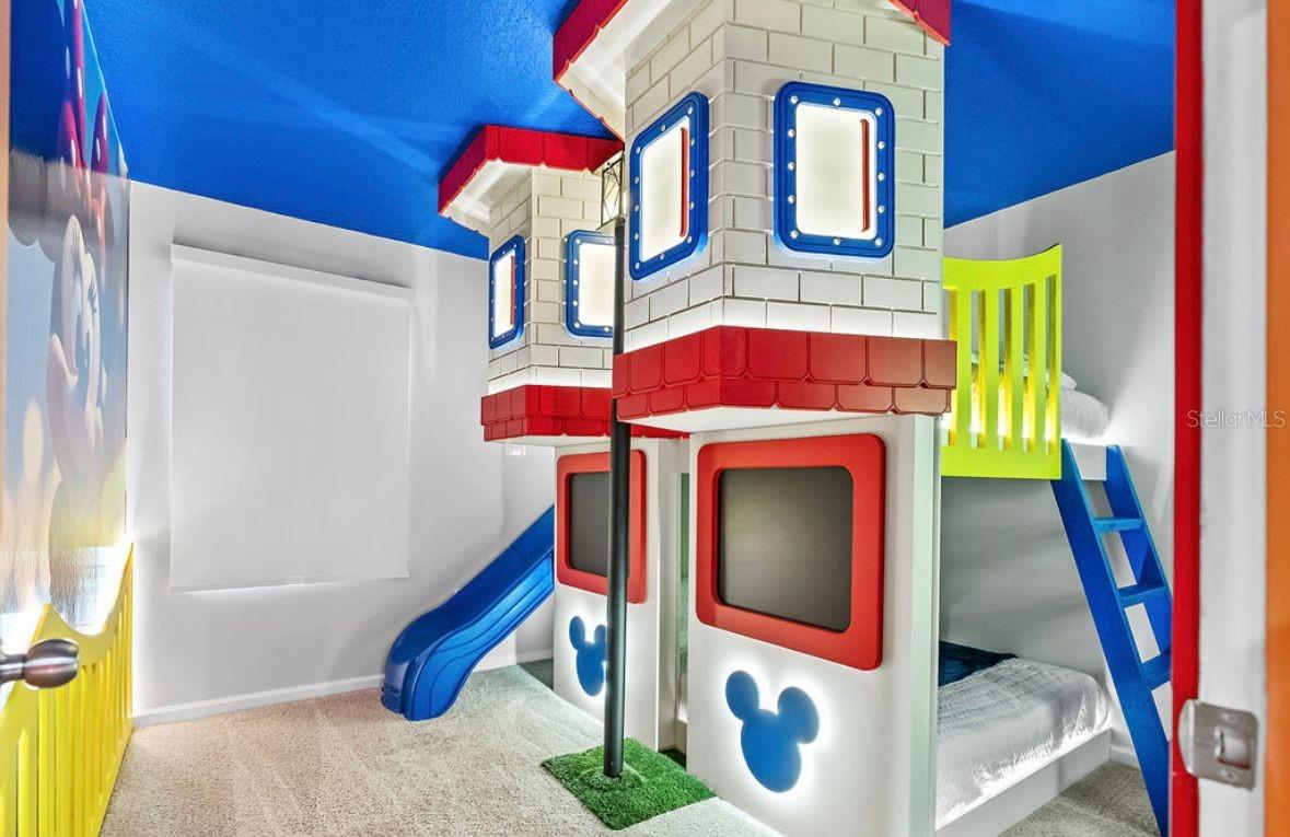 Image 35 of 56 For 9144 Driftwood Path