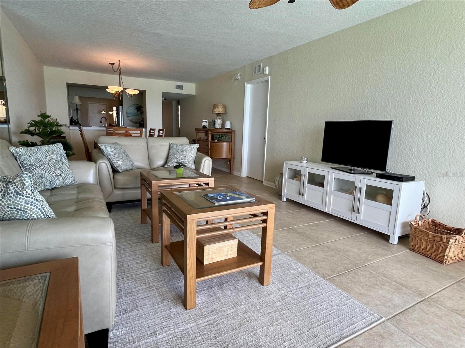 Image 11 of 32 For 6093 Bahia Del Mar Circle 676