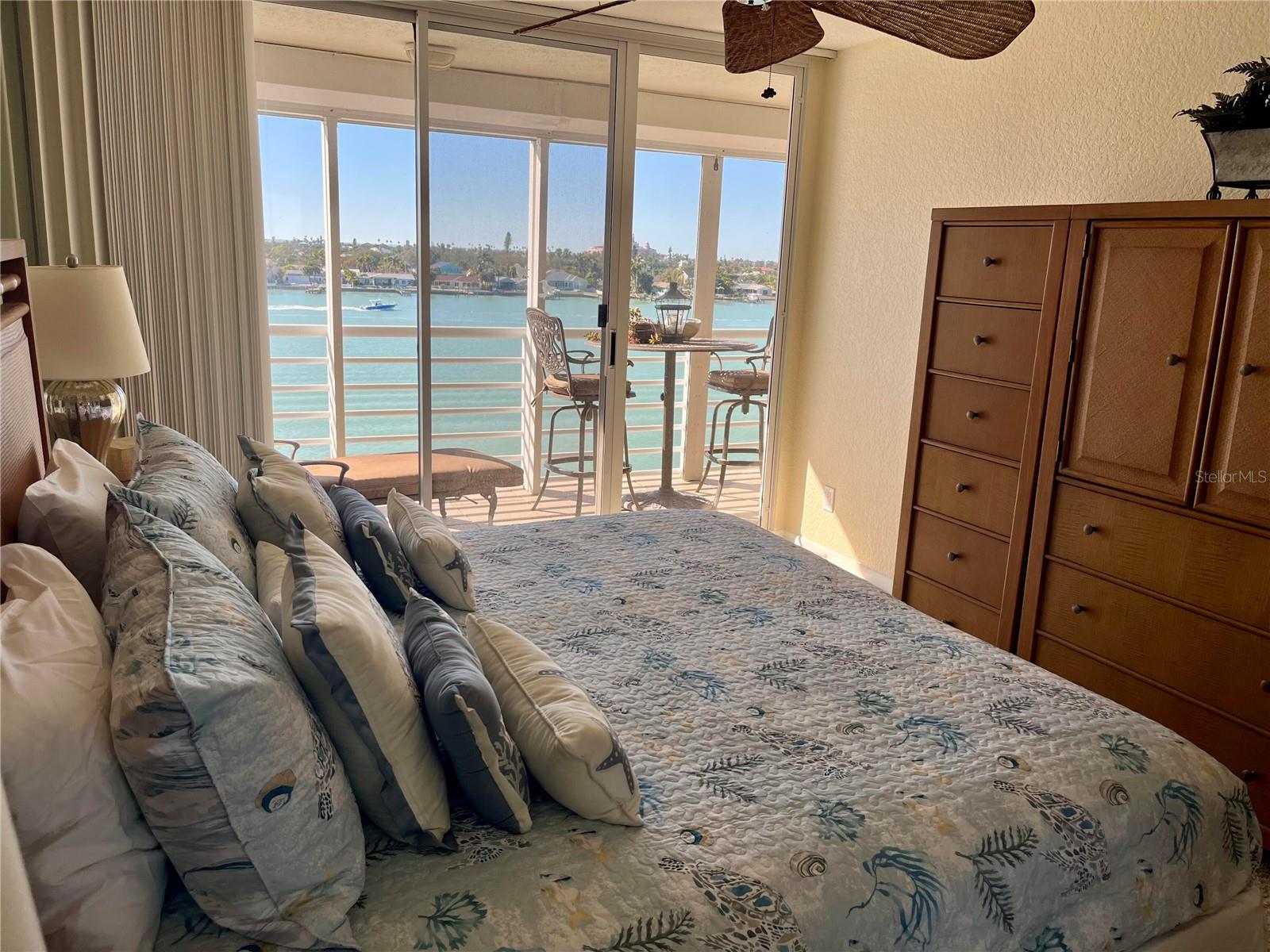 Image 17 of 32 For 6093 Bahia Del Mar Circle 676