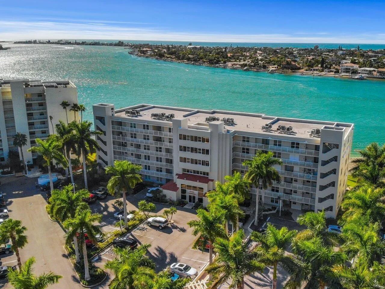 Image 31 of 32 For 6093 Bahia Del Mar Circle 676