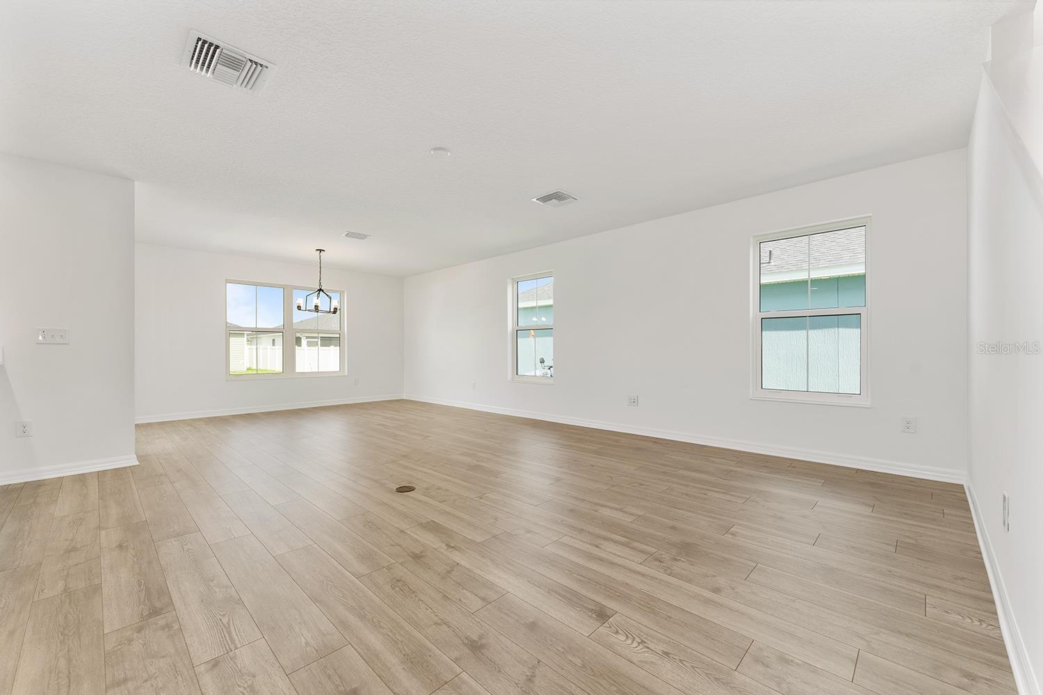 Image 12 of 54 For 7848 Byers Street