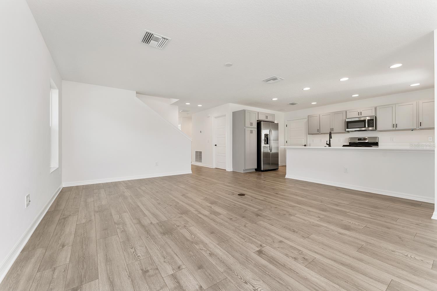 Image 15 of 54 For 7848 Byers Street