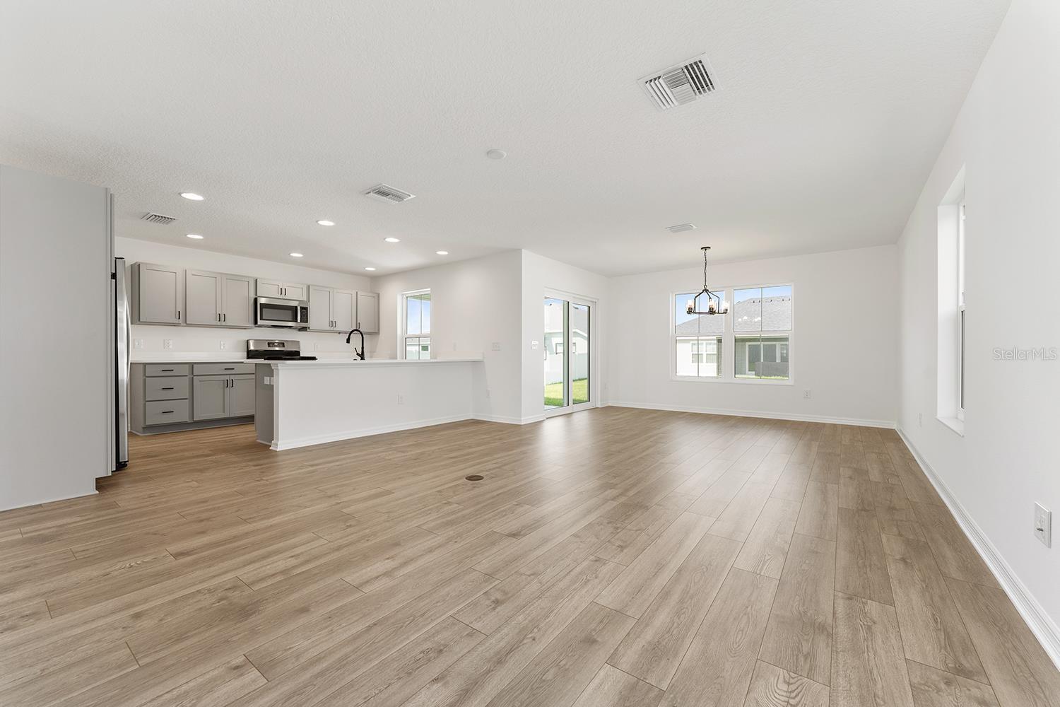 Image 16 of 54 For 7848 Byers Street