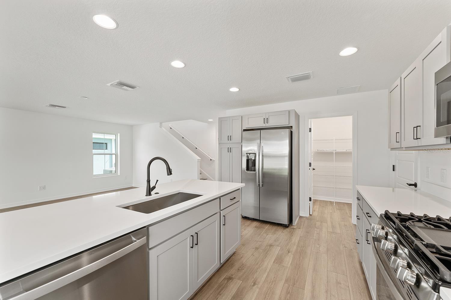 Image 23 of 54 For 7848 Byers Street