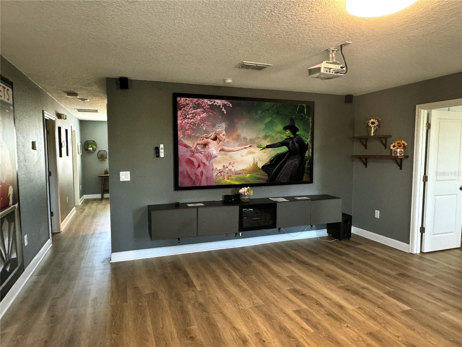 Image 11 of 32 For 8847 Interlocking Court