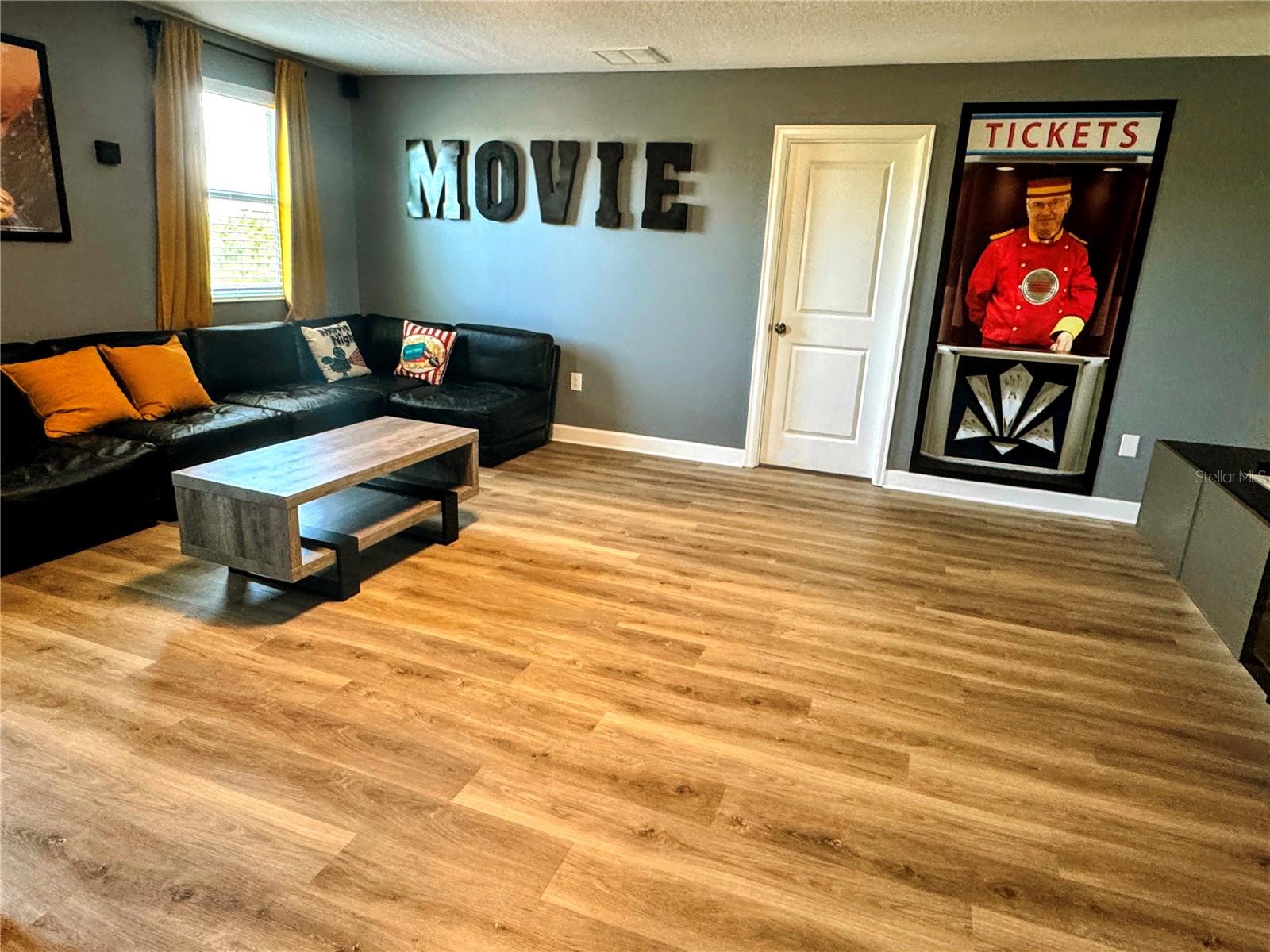 Image 12 of 32 For 8847 Interlocking Court