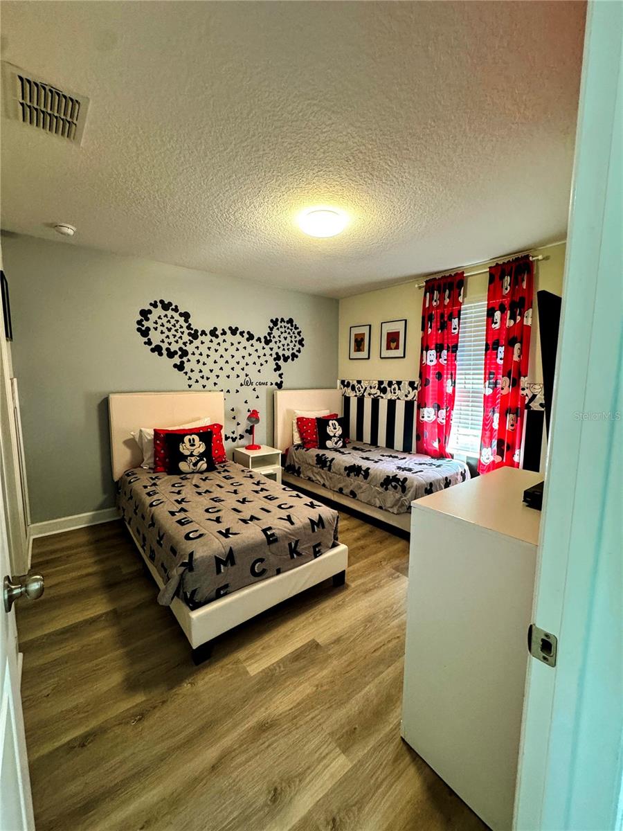 Image 15 of 32 For 8847 Interlocking Court