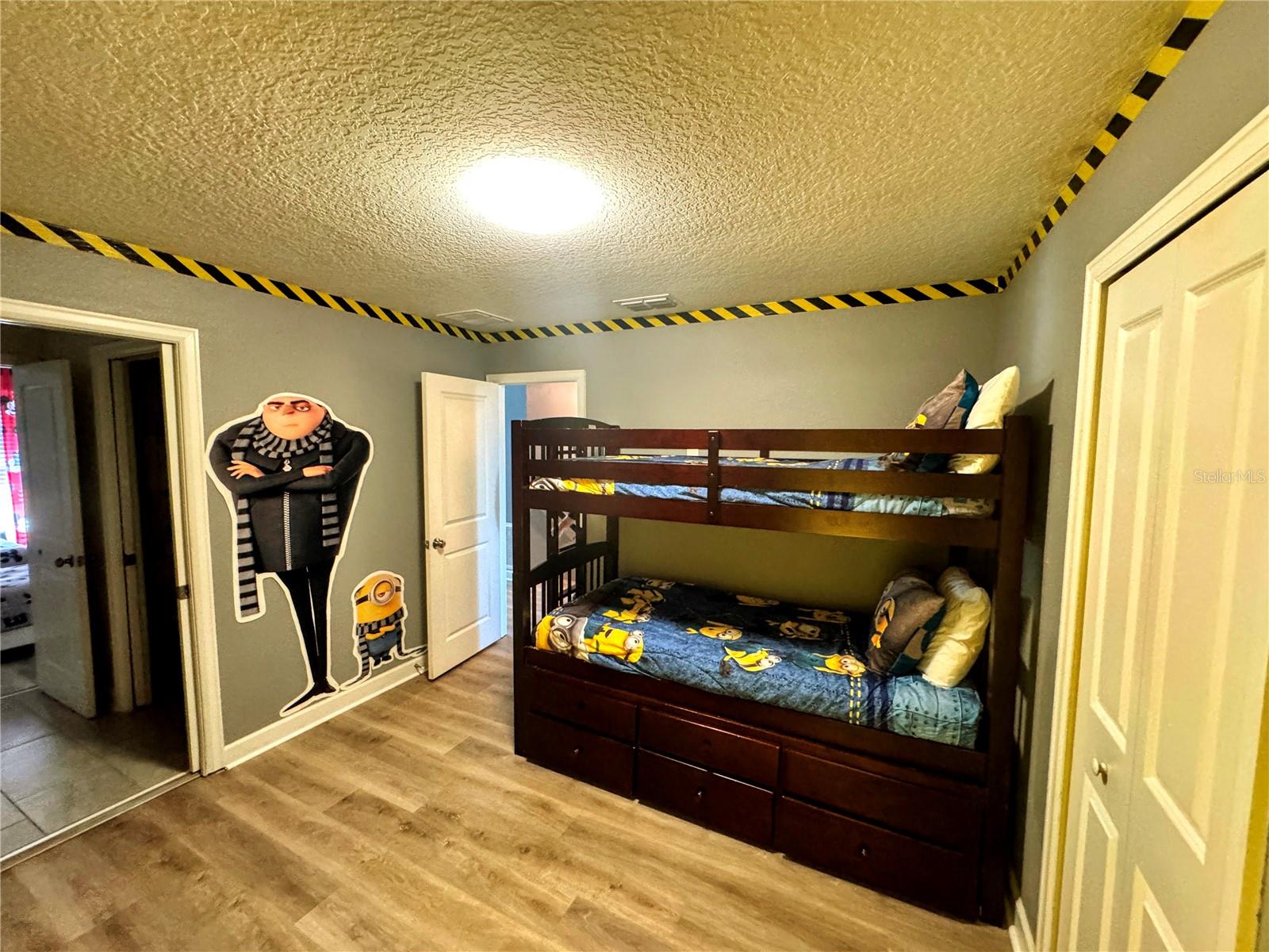 Image 16 of 32 For 8847 Interlocking Court