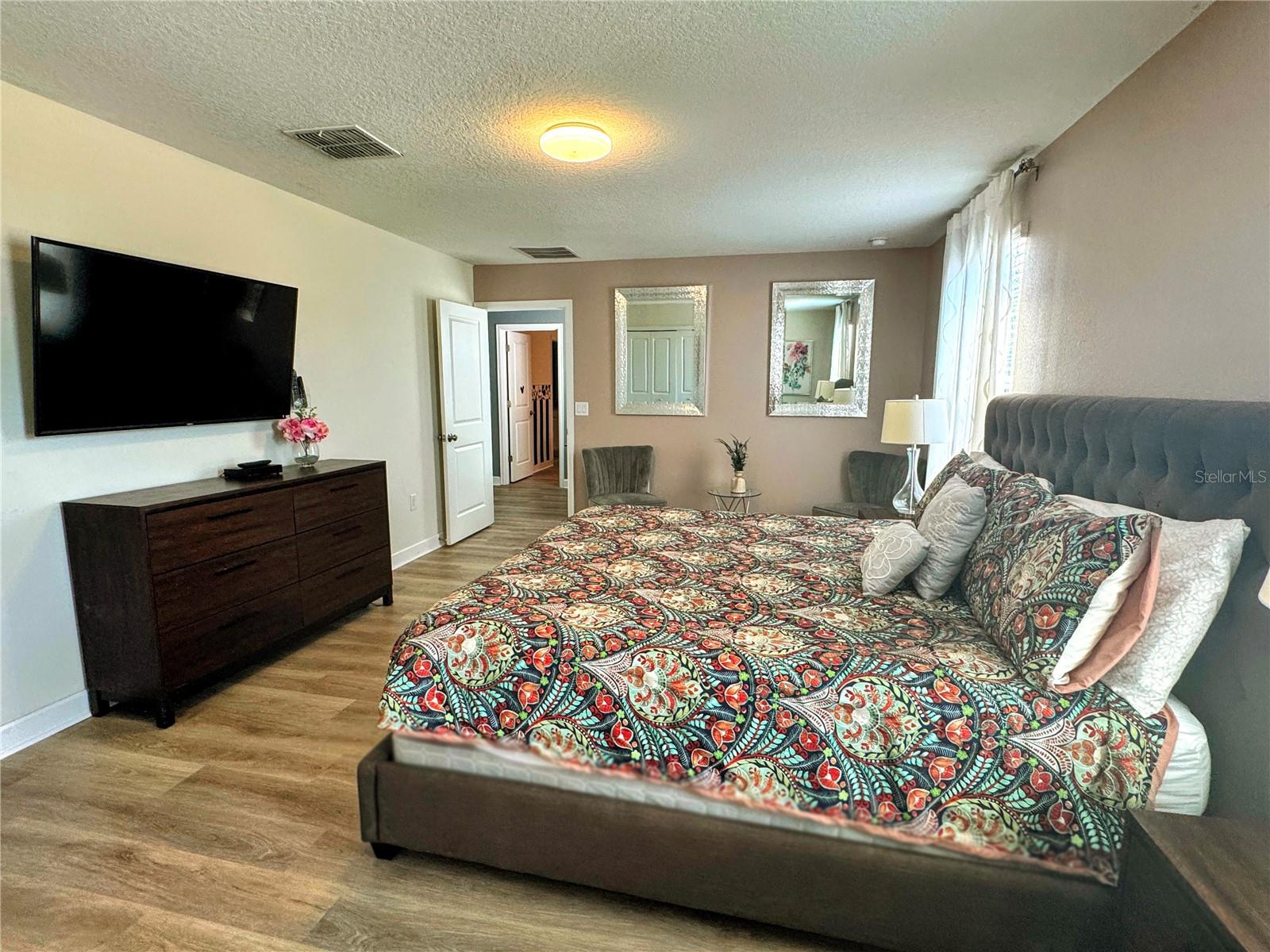 Image 19 of 32 For 8847 Interlocking Court